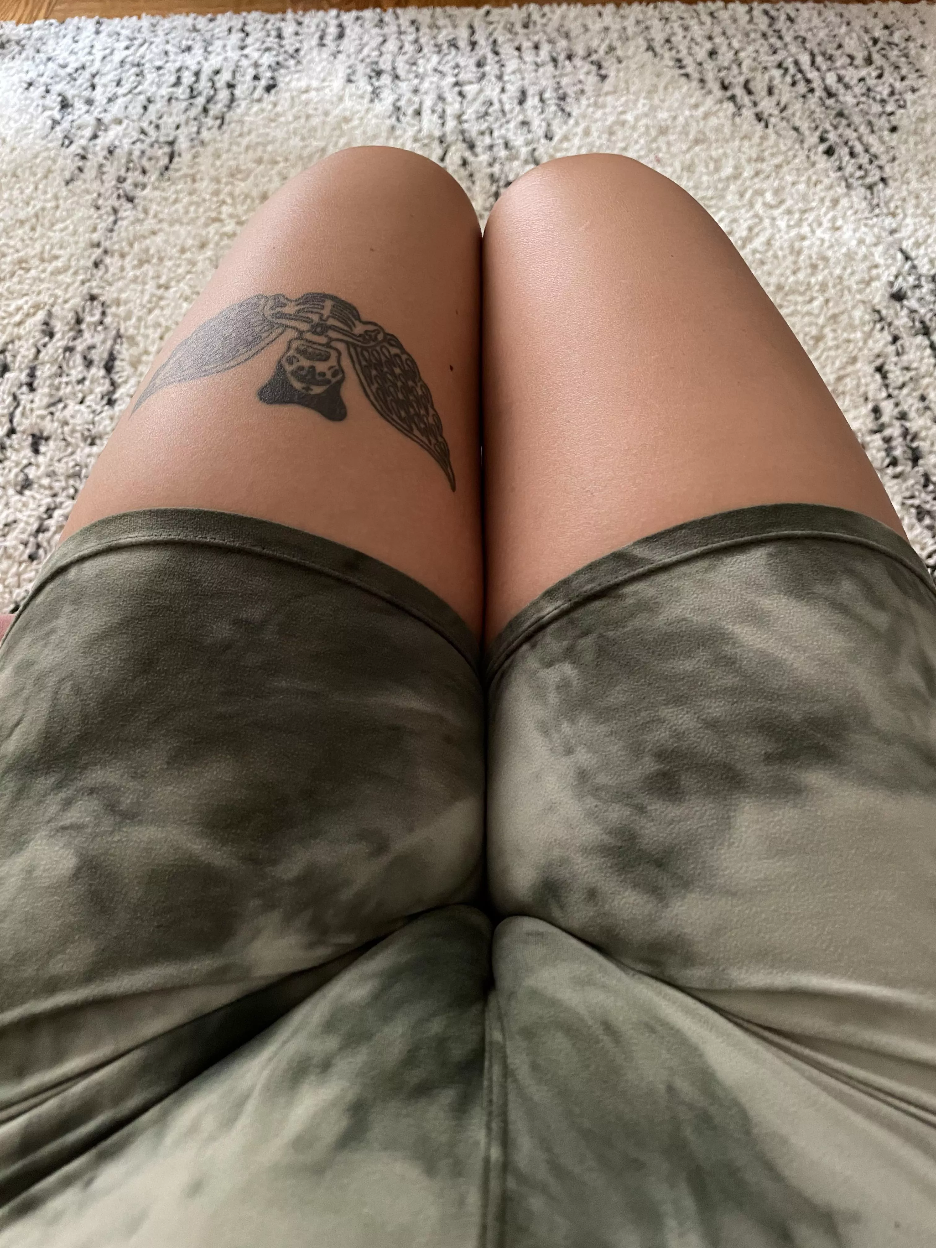 Do these shorts make my pussy look fat? posted by mollysbloomers89