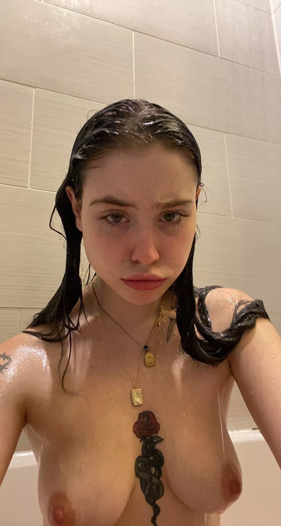 do u think I’m still jerk off material with wet hair and no makeup? posted by prosexx