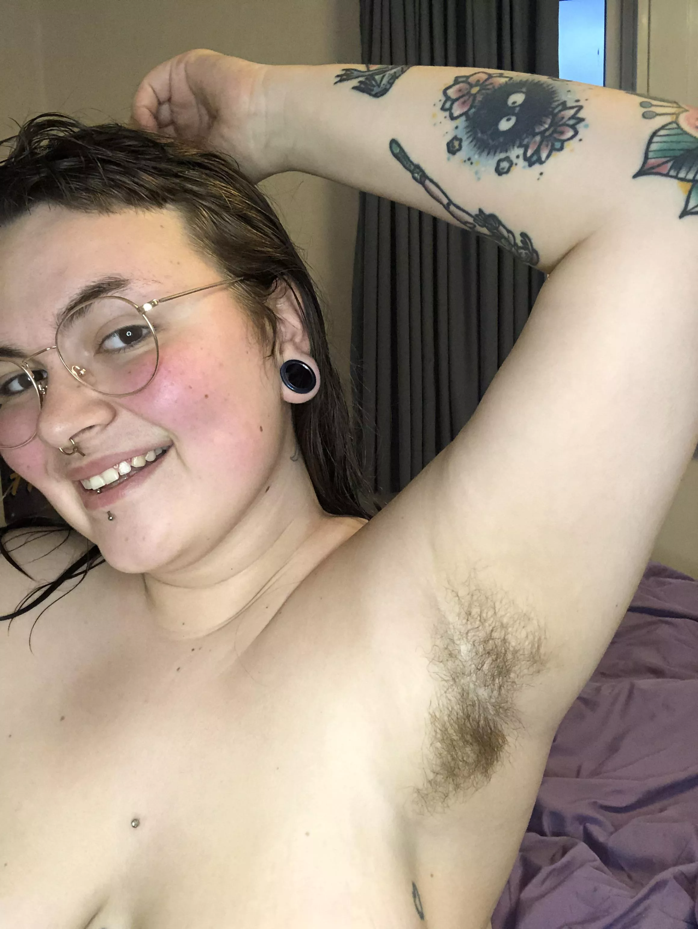 Do we like fresh out the shower hairy pits? posted by MissViolet_