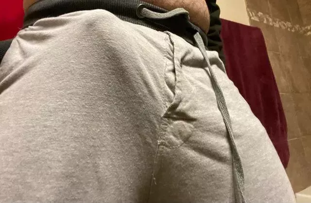 do yall like grey sweatpants? posted by opiv91