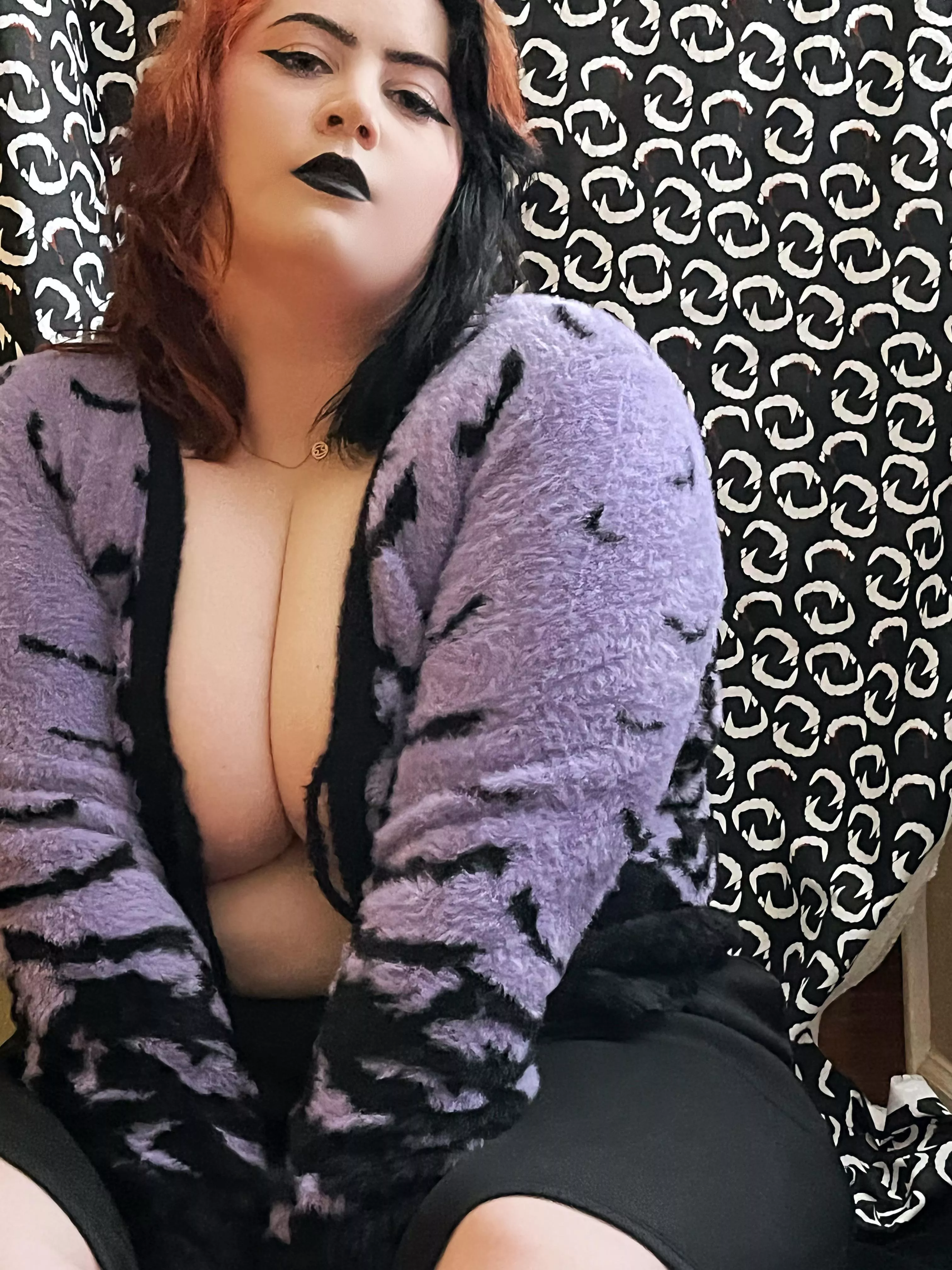 Do you guys like my sweater? 🖤 posted by bigboilacroix69