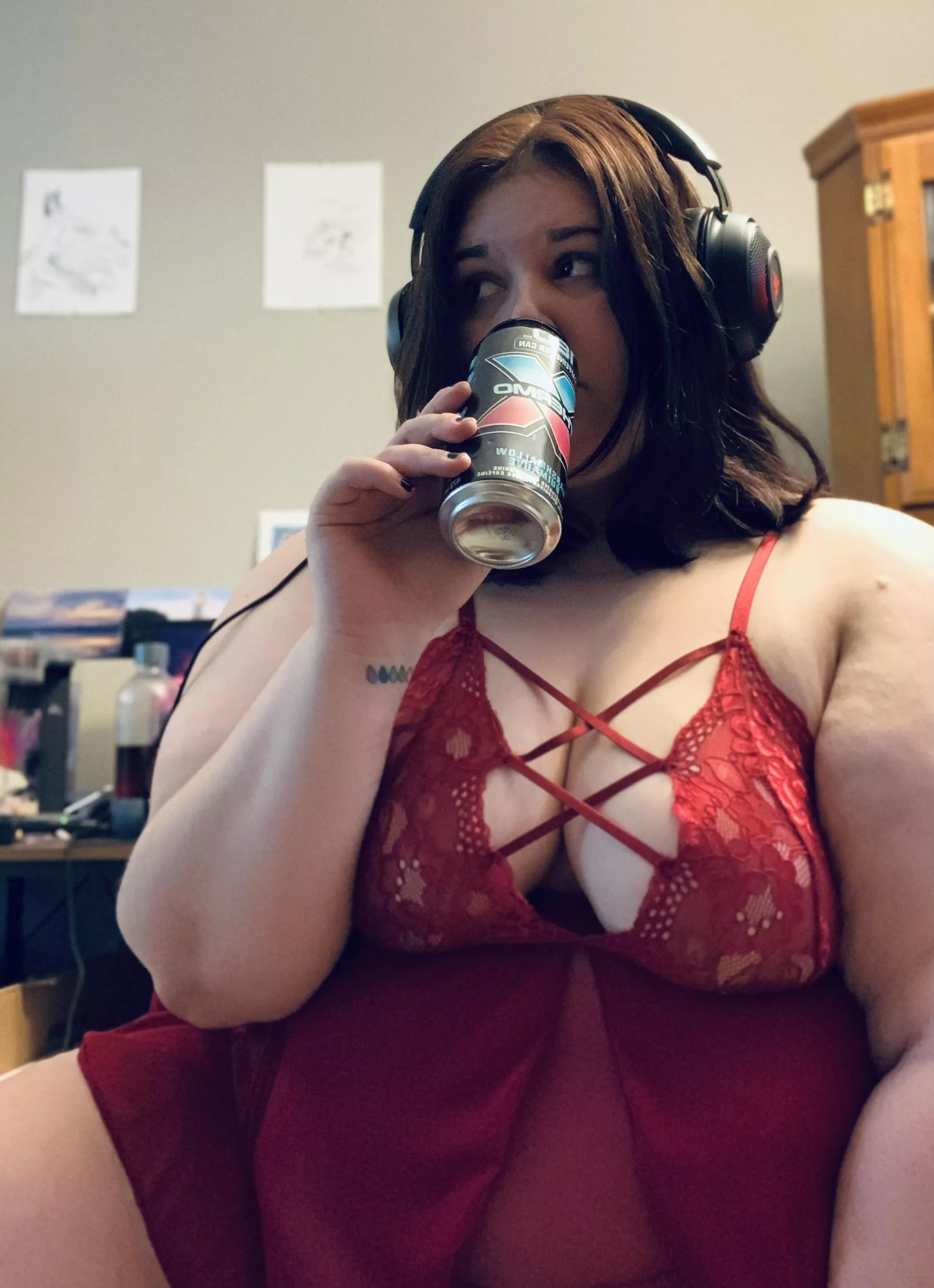 Do you like bbw gamer girls? ðŸ˜˜ posted by bigbootybtch28