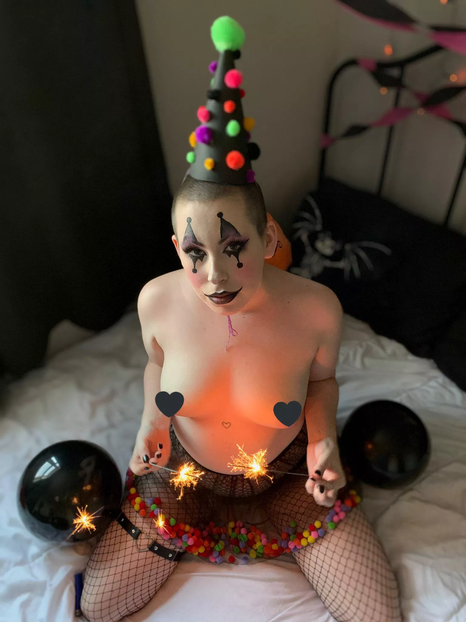 Do you like clown makeup? ðŸ–¤ posted by graveslvt