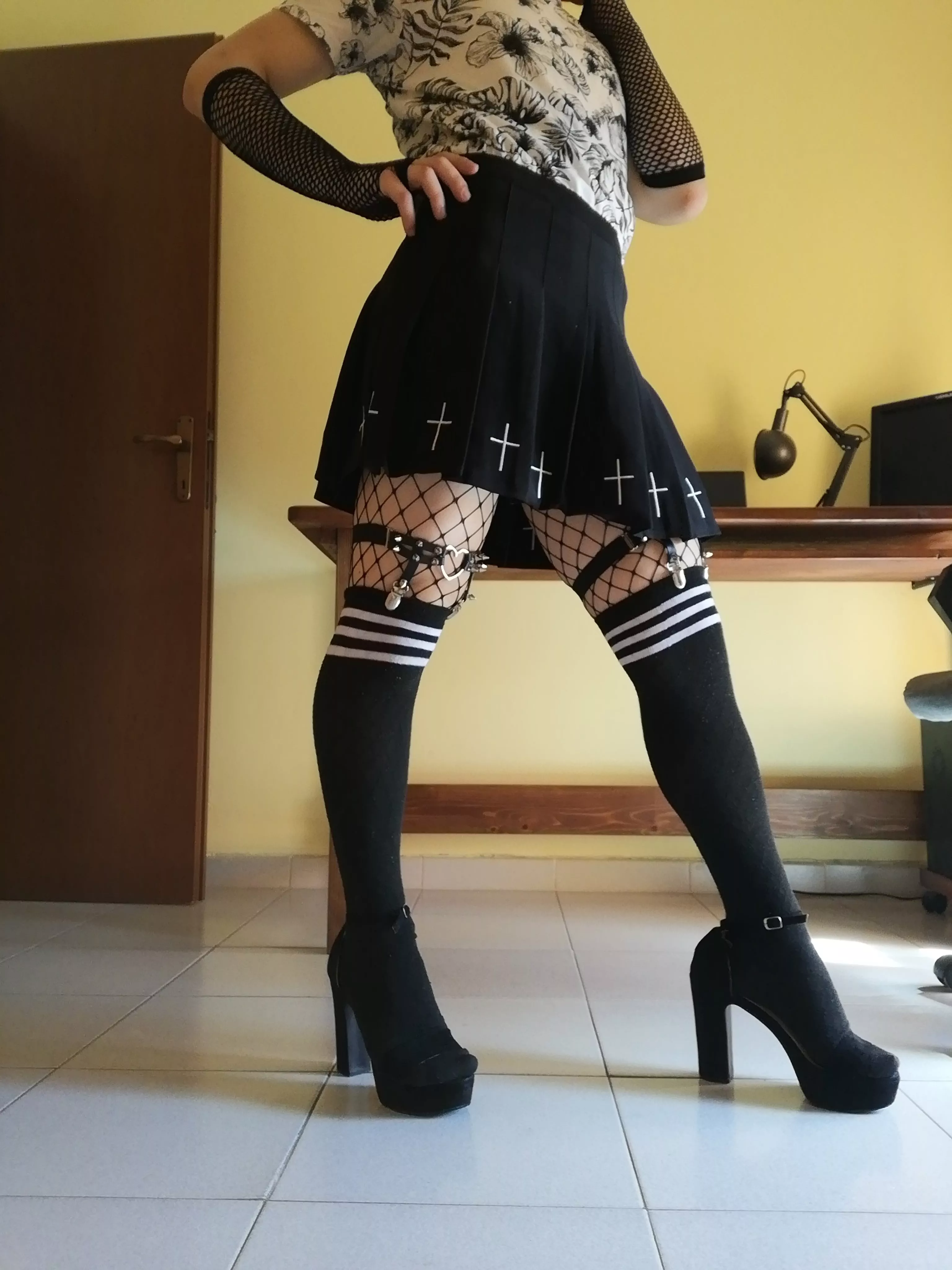 Do you like femboys in heels too?~ posted by FemboyRenny