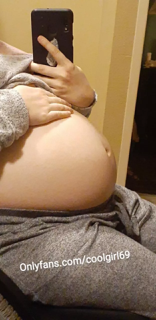 Do you like my belly at 22 weeks? posted by Sassybitchgirl69