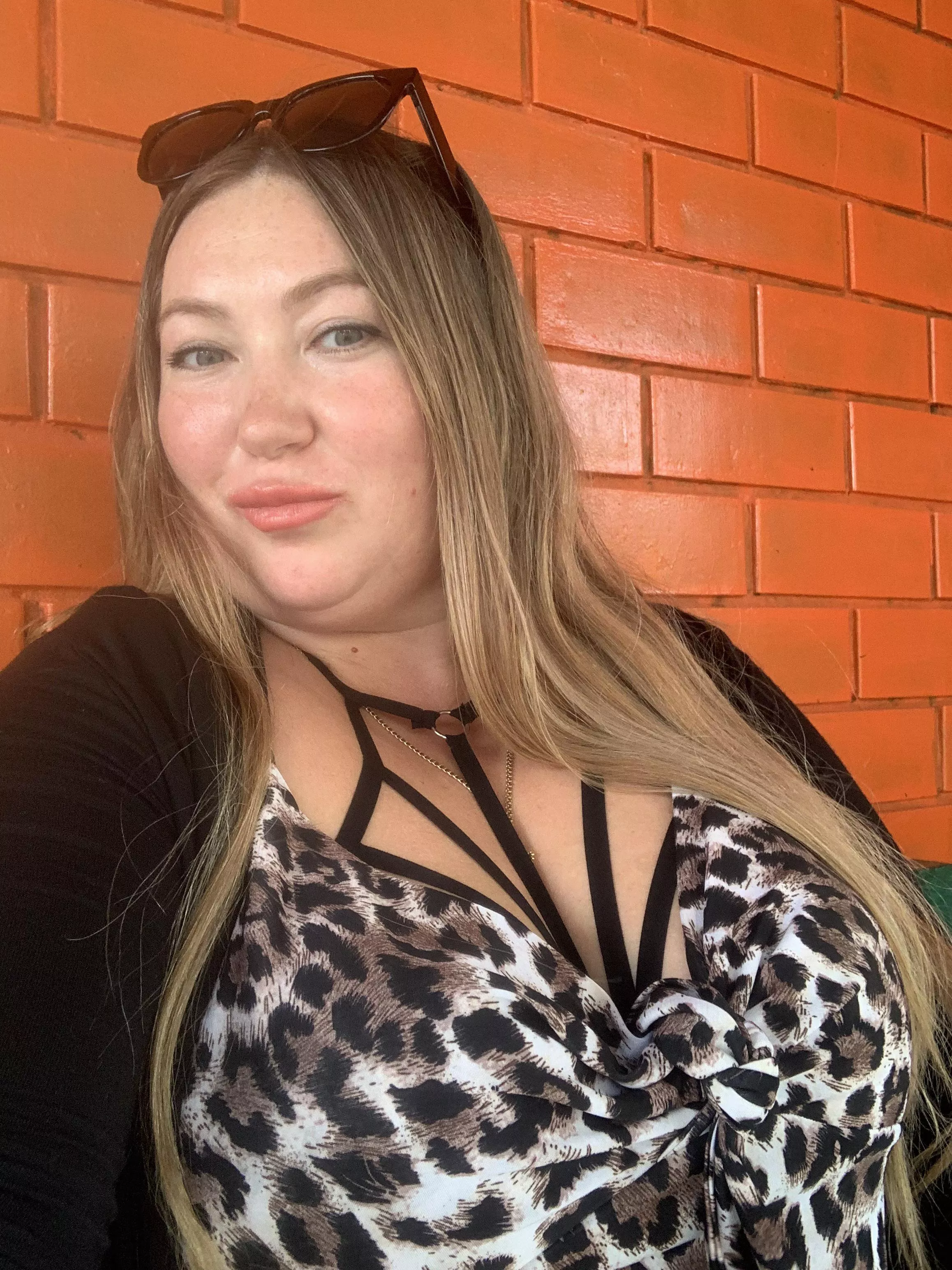 Do you like my dress? posted by Laurita_curvy_sexy