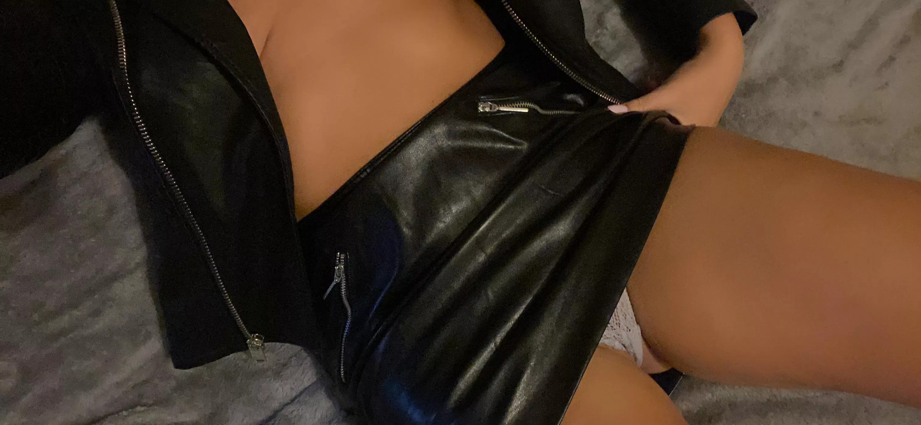 Do you like my skirt ? posted by skyytaylorxxx