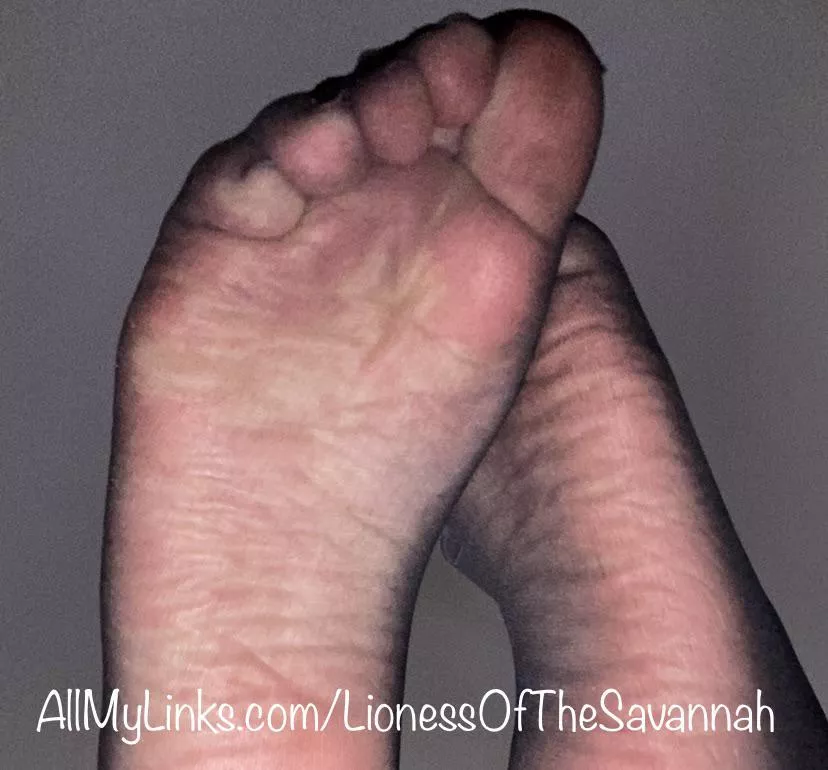 Do you like my soles in nylon socks? 😋 posted by Savannahs_Feet