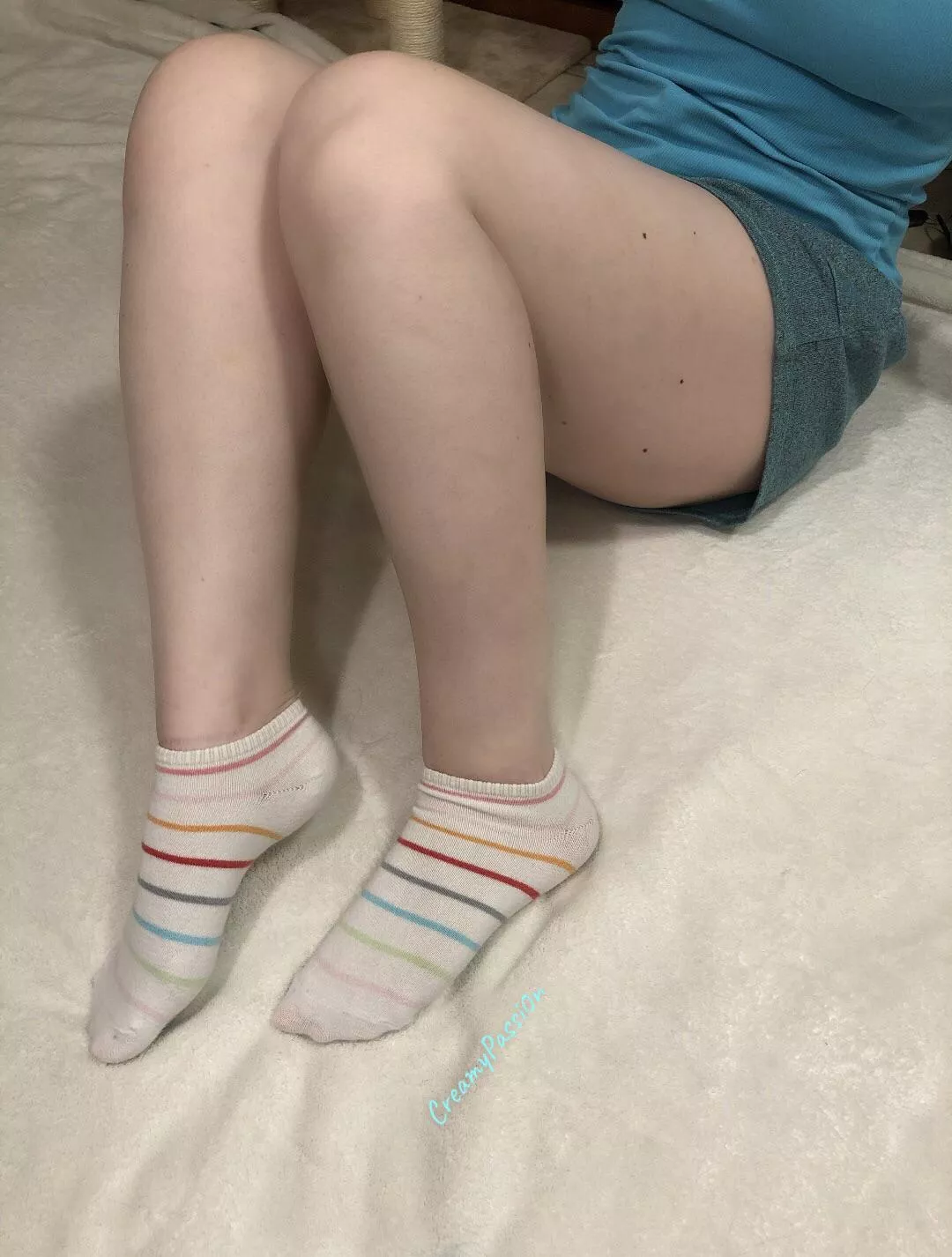 Do you like my striped ankle socks? posted by CreamyPassi0n