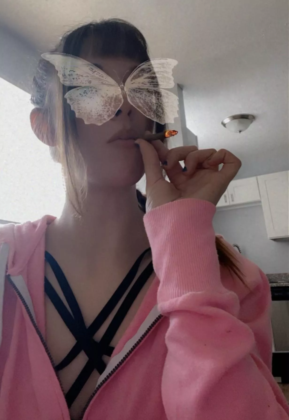 Do you like sexy stoner babes? ðŸ’¨ðŸ¦‹ posted by icyyprincesss