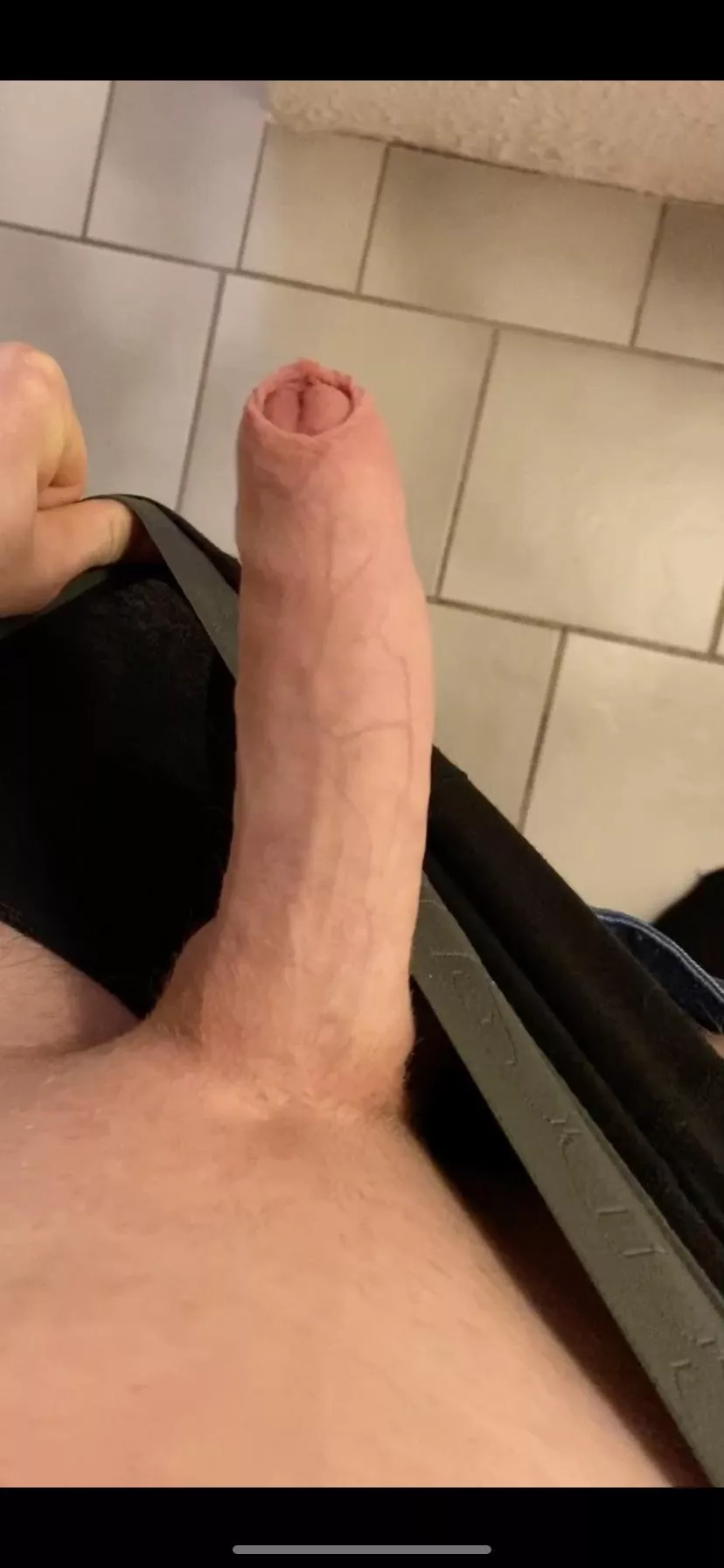 Do you like tall guys with big cocks? posted by SixFiveDominant