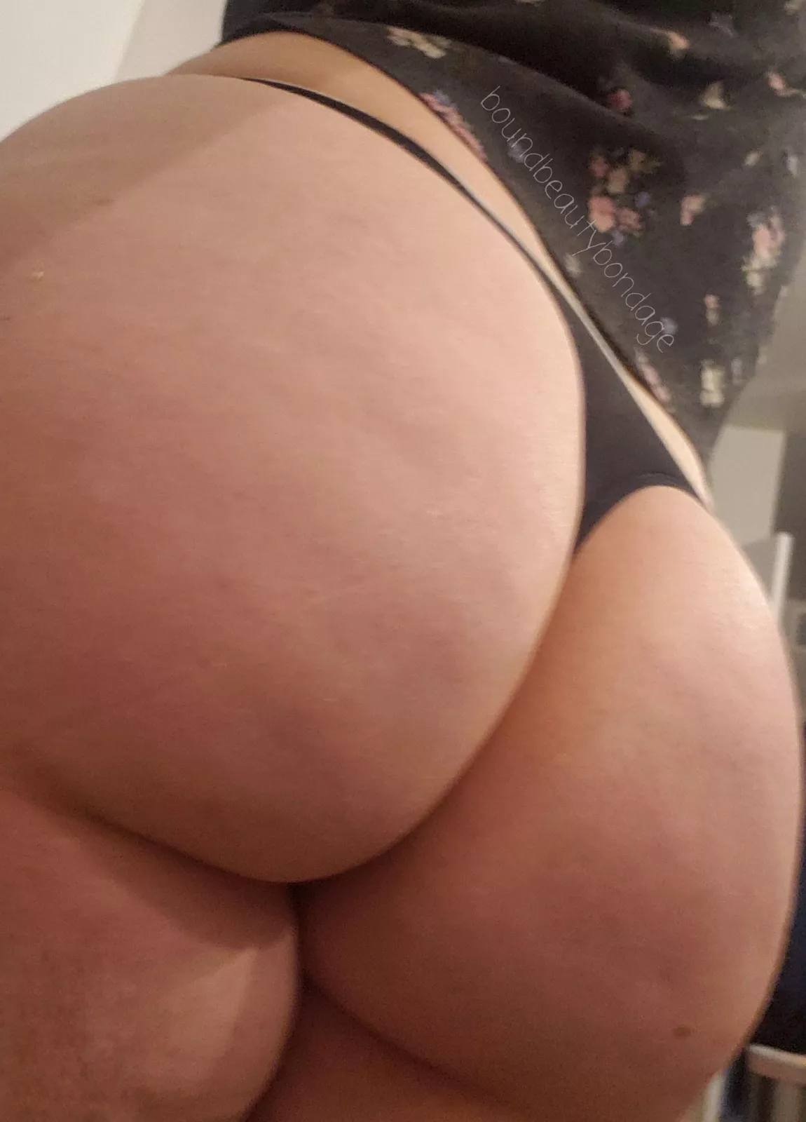 Do you like thick girls? posted by boundbeautybondage2