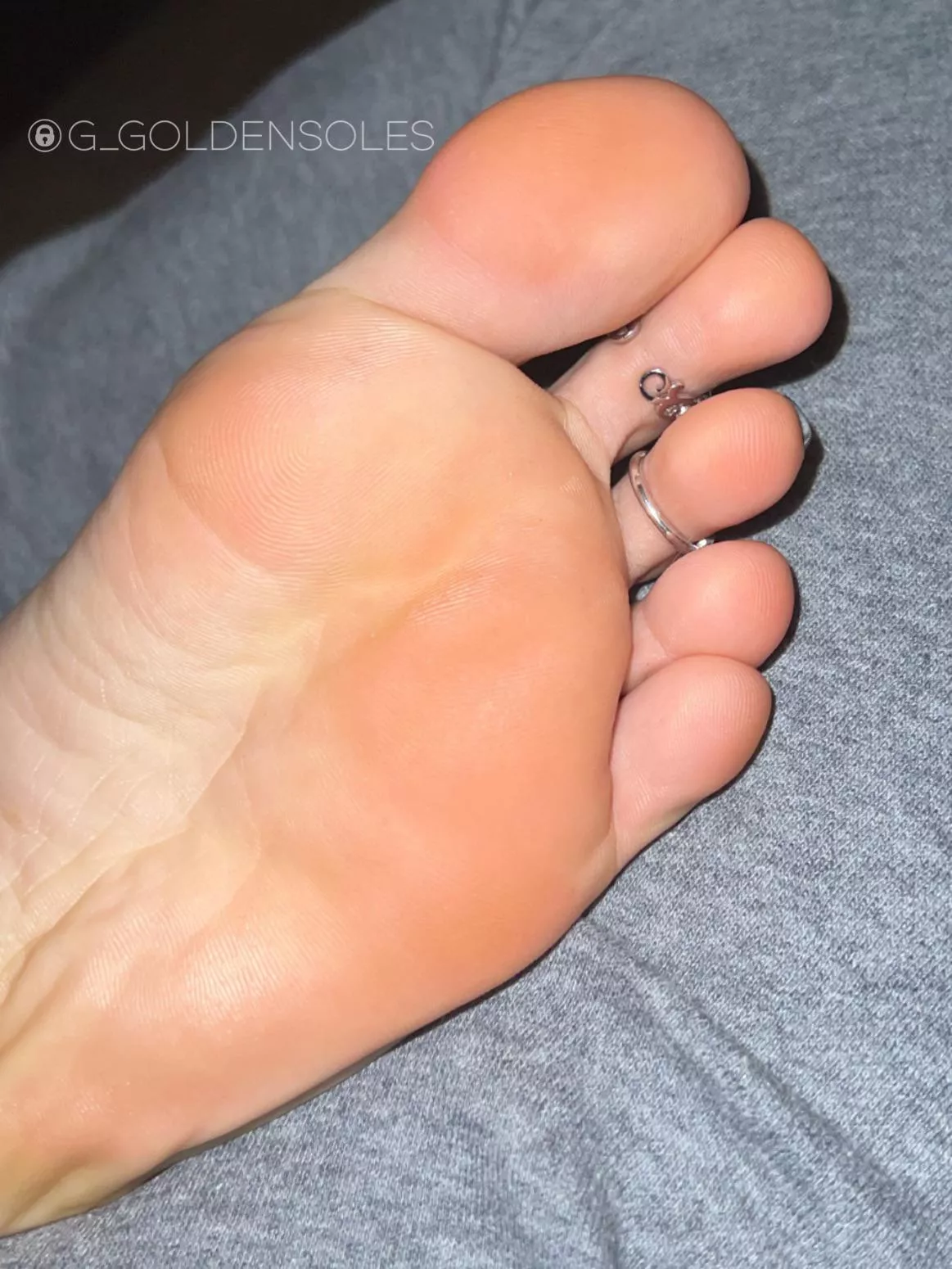 Do you like to see details? 🦶🏼 posted by arabian_footqueen