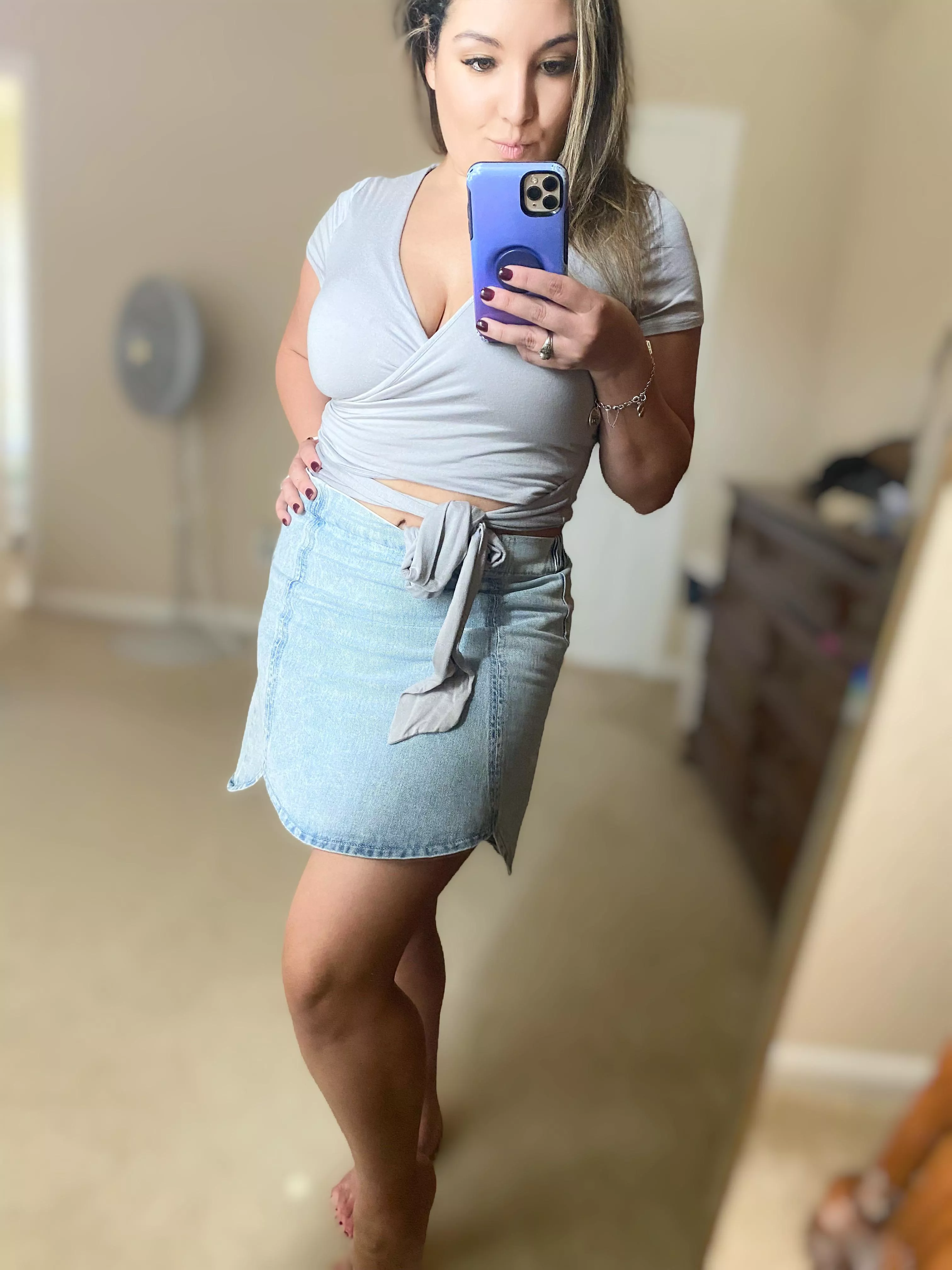 Do you still like my mombod with clothes on? posted by sexxymilf1030