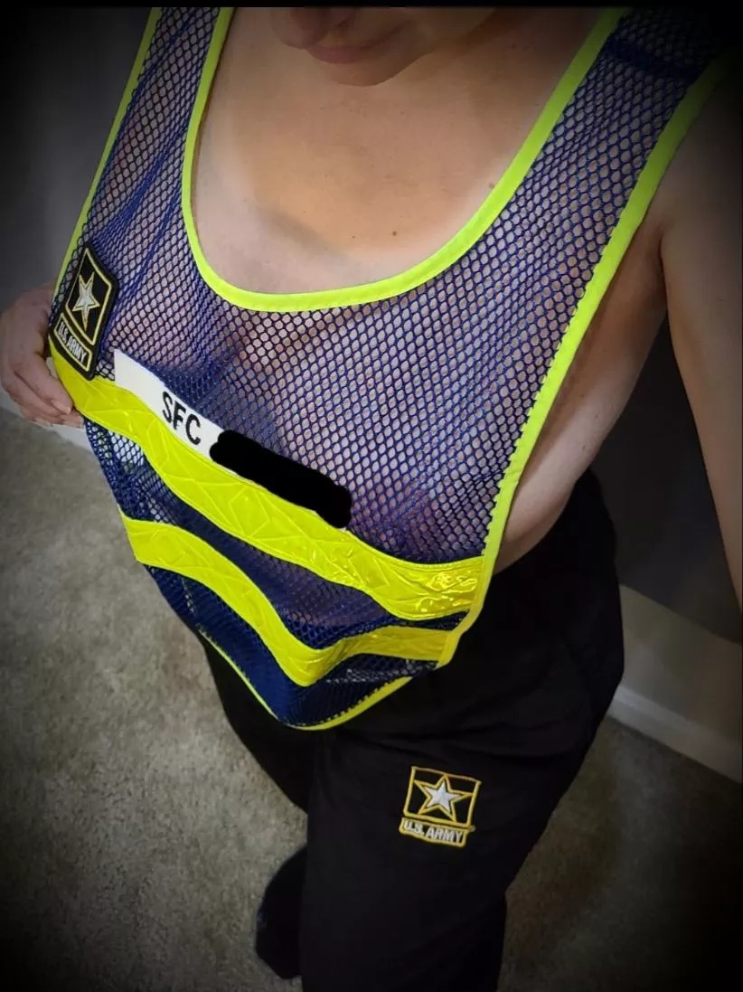 Do you think my Soldiers will fall out of our run this morning if I wear this? Just my big boobs jumping out at them 😊😁 posted by MomSoldierWife