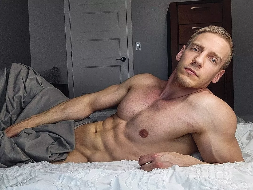 Do you wanna lay in bed with me? ðŸ¥° posted by John_fitness91