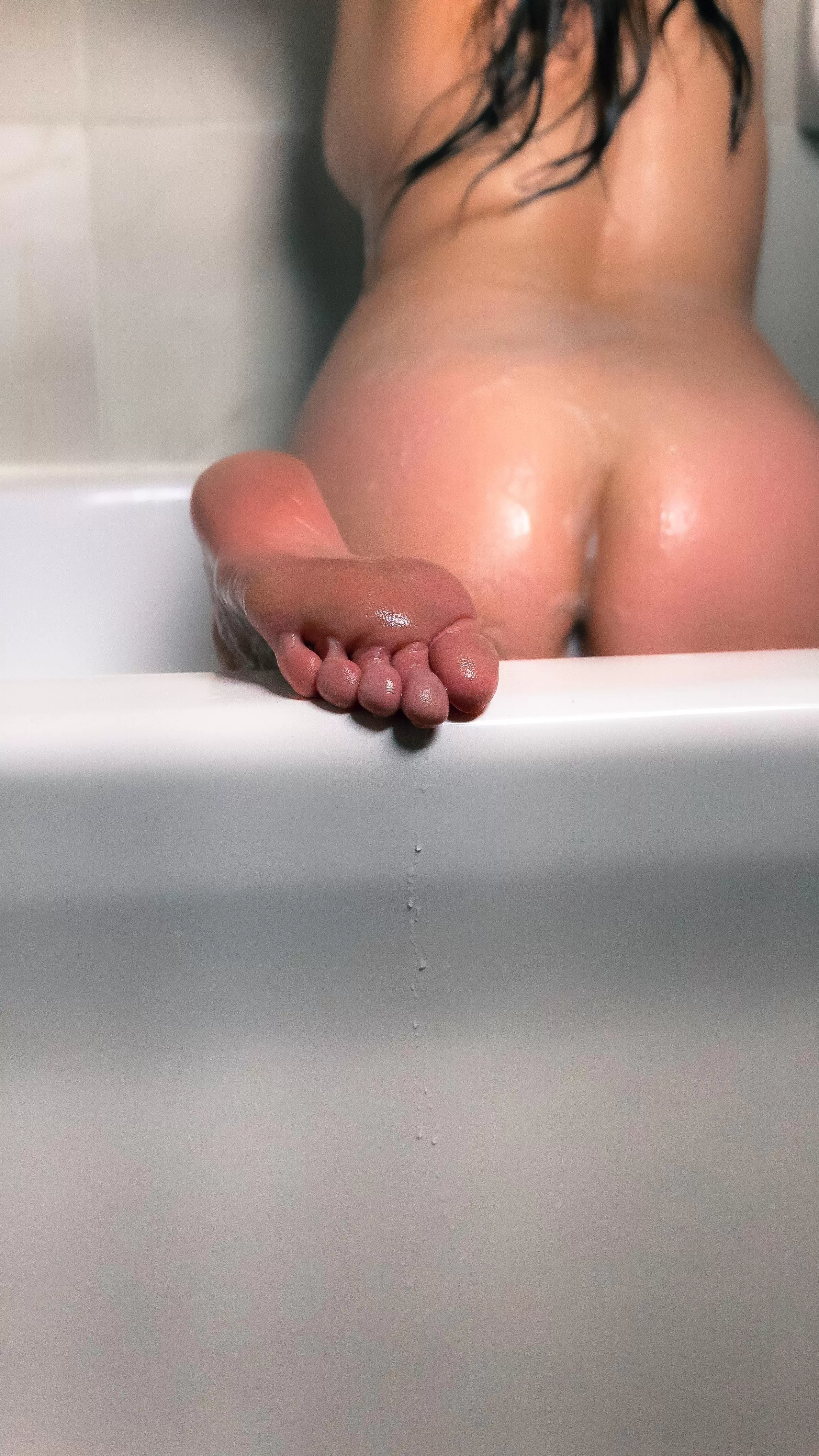 Do you want to join me in my bath? ðŸ˜˜â¤ï¸ðŸ‘… posted by LilyAnnexoxo