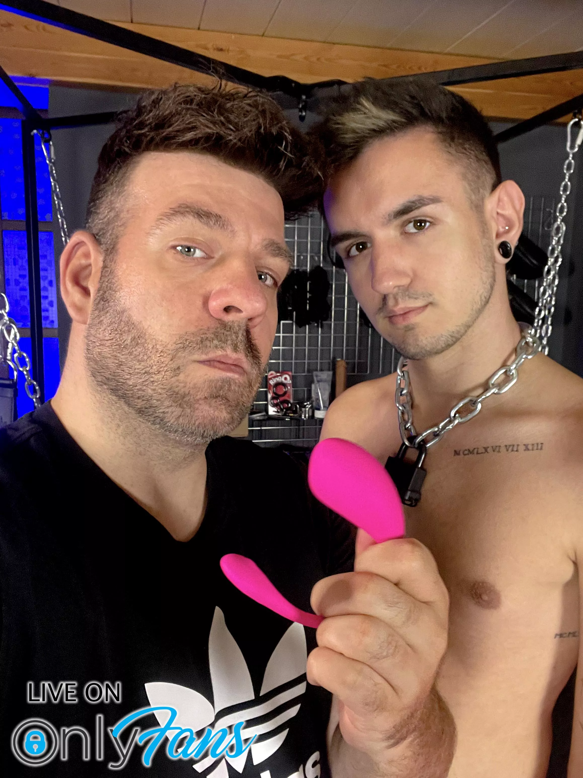 ⚠️Do you want to raise my #slave? This sunday LIVE!🔥 Control the vibrator in his ass from your cell phone!😈 He can't do anything about it, and remember, he has been living in #chastity for more than 60 days! Join now! 😈 posted by masterchrisxxx