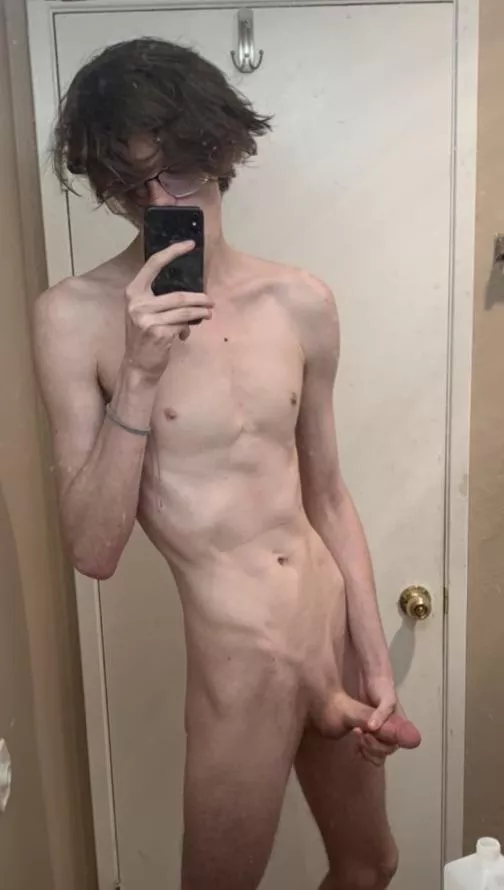 Does me being 6’5 turn you on? posted by sixfootaddict