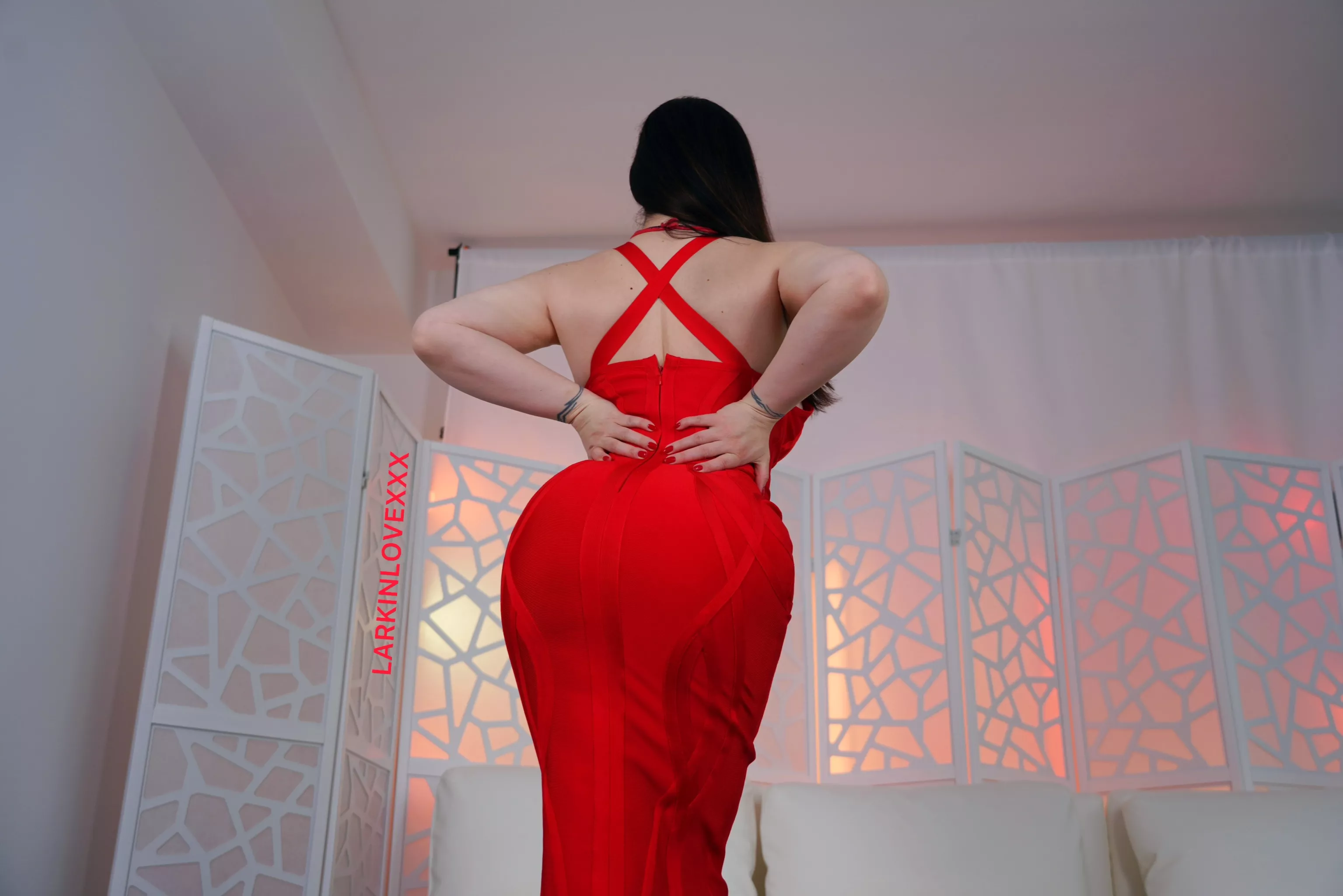 Does this dress make my butt look big? [OC] posted by larkinlovexxx