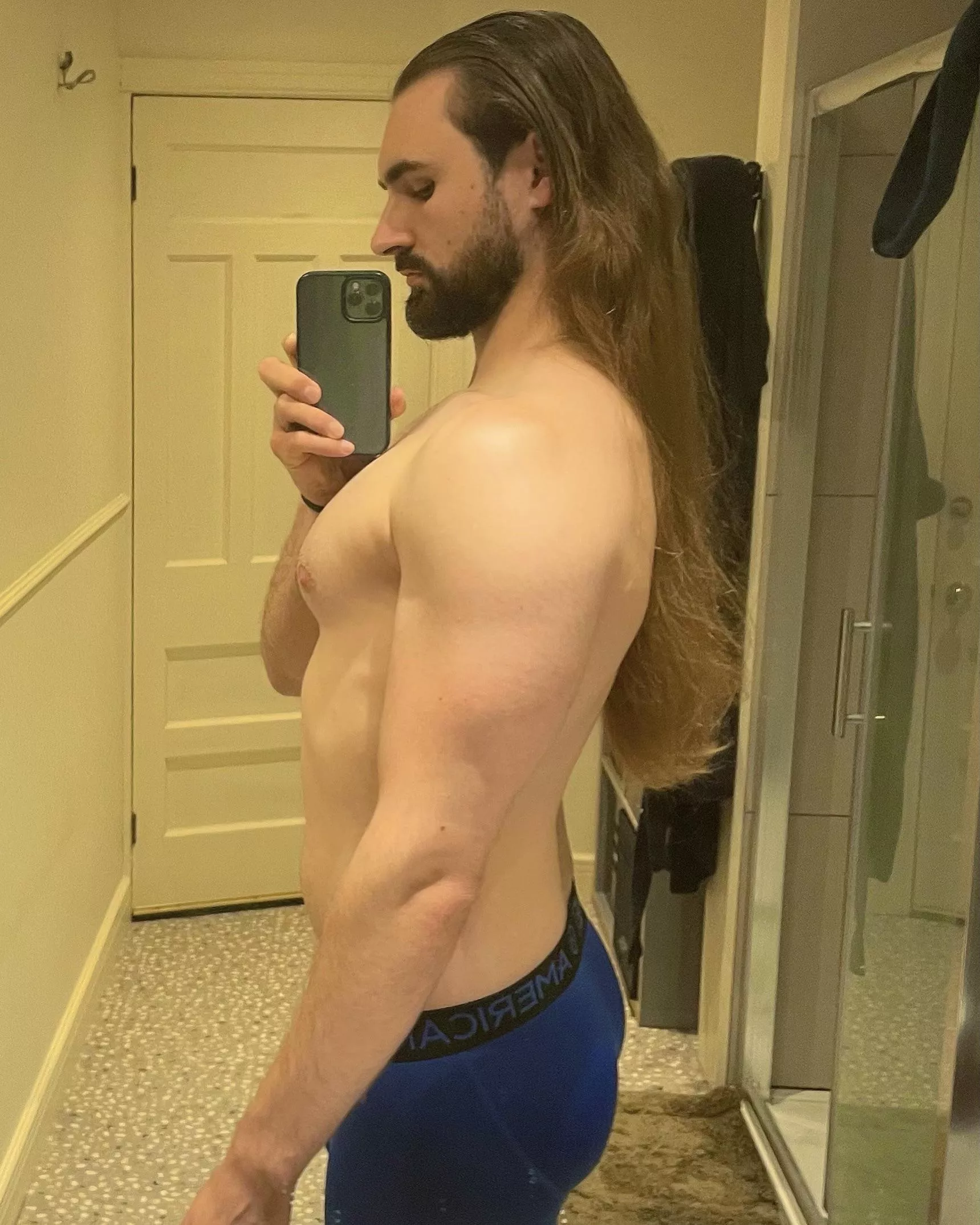 Dont know how much longer to grow itðŸ¤” posted by Alexjh93