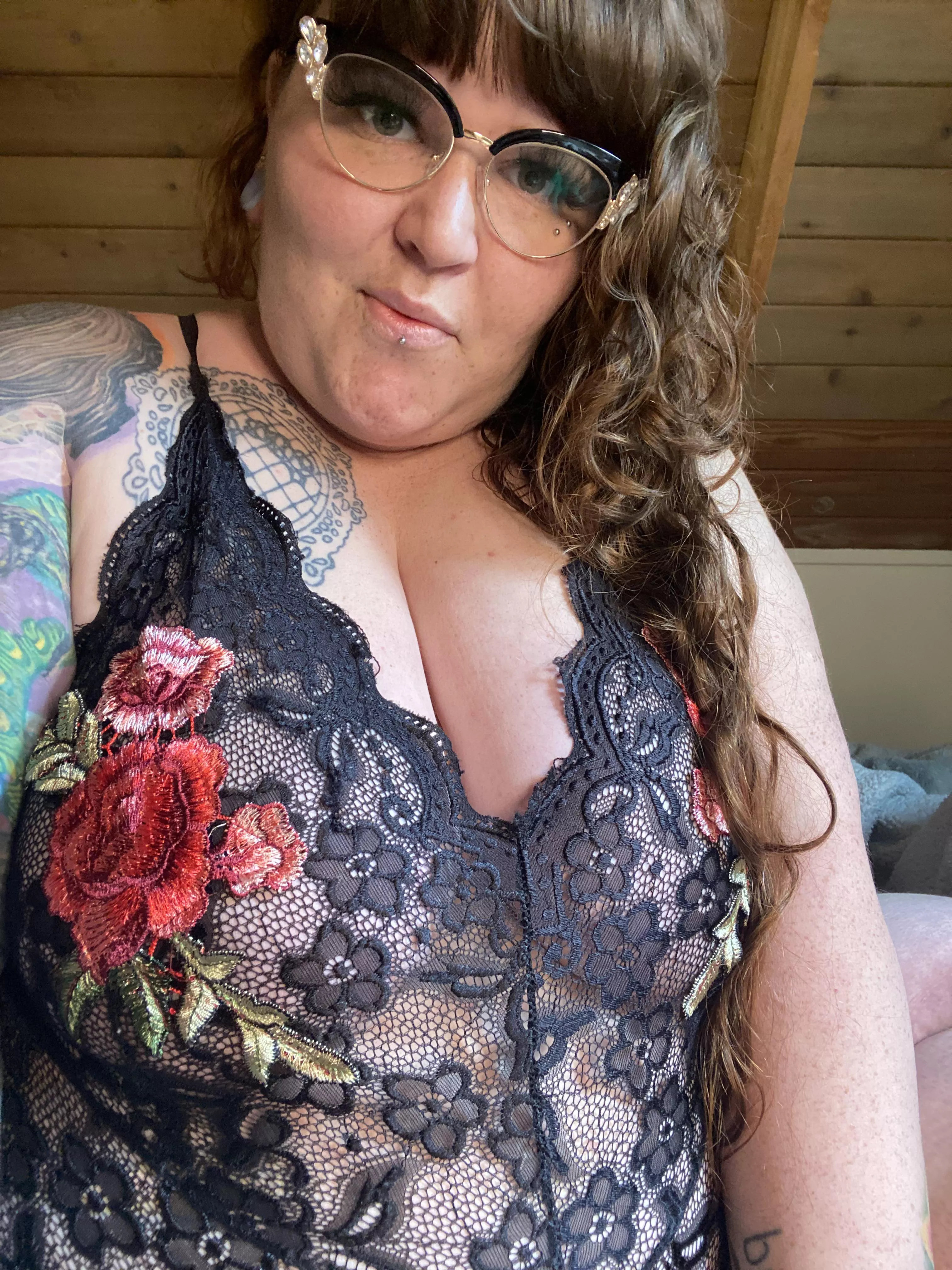 double chin check-in posted by bunnycakesog