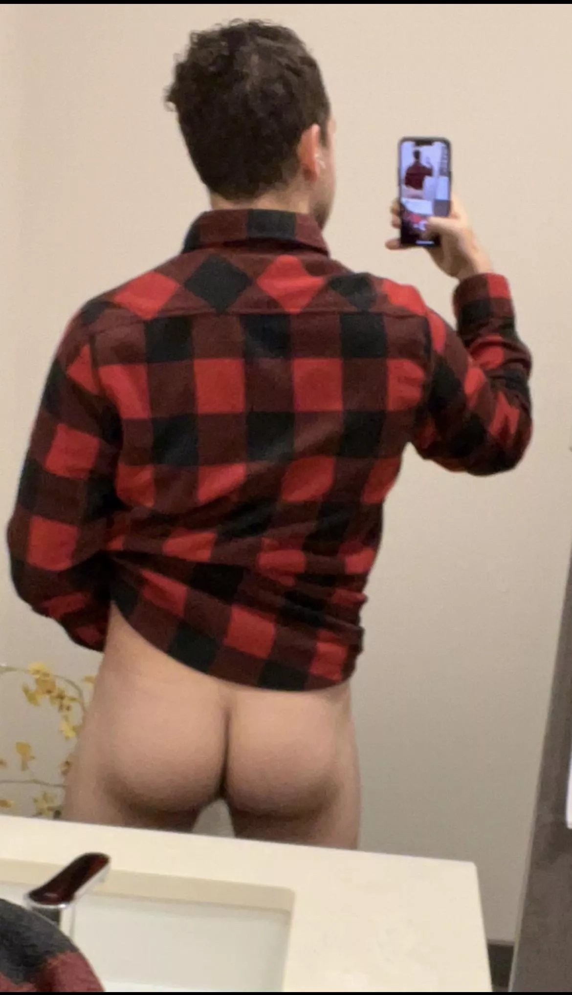 Down for a flannel fuck, bro? posted by bi_southern_twunk