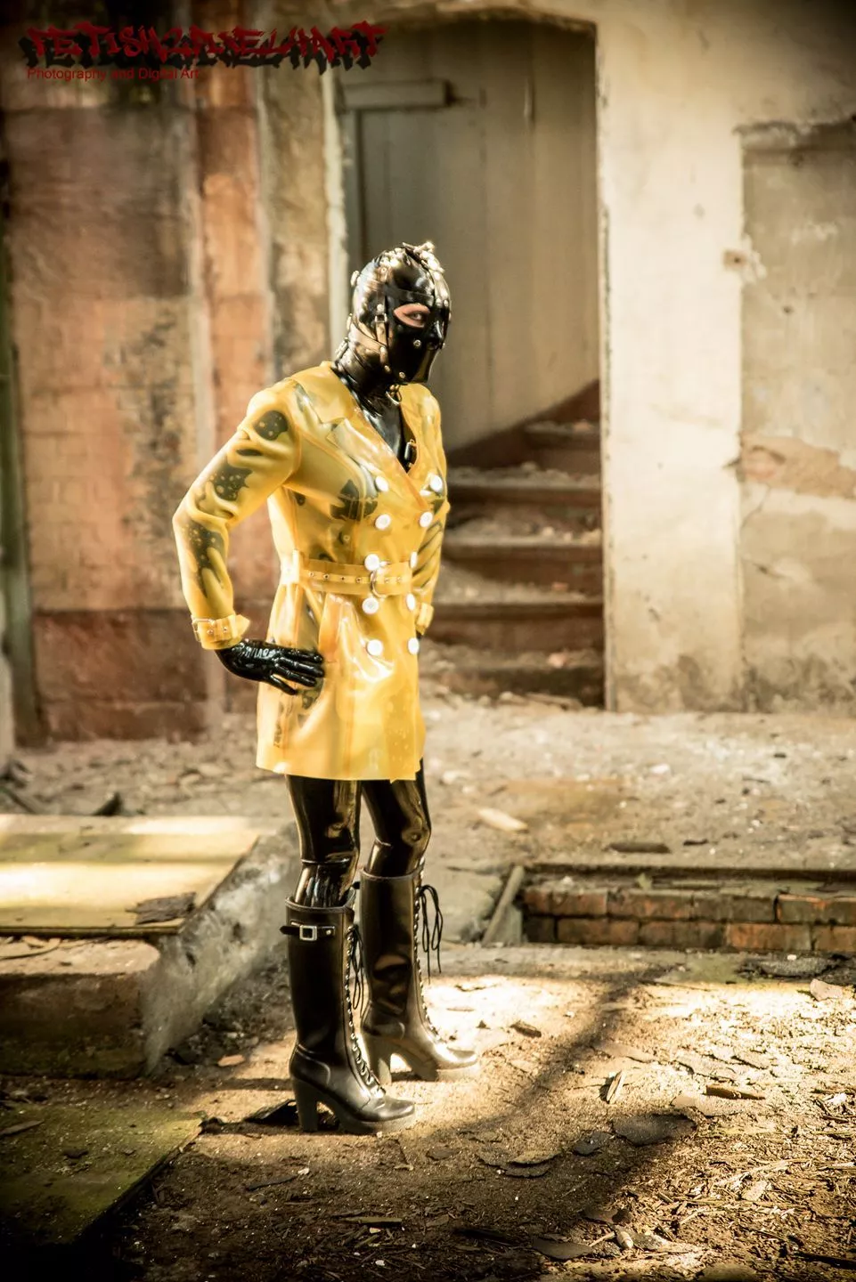 Dressed for rain posted by encasedinrubber