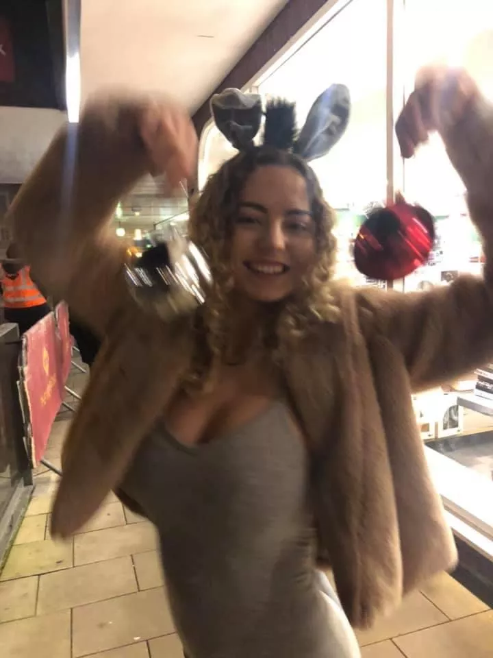 Drunk Christmas Slut posted by throwaway12345695372