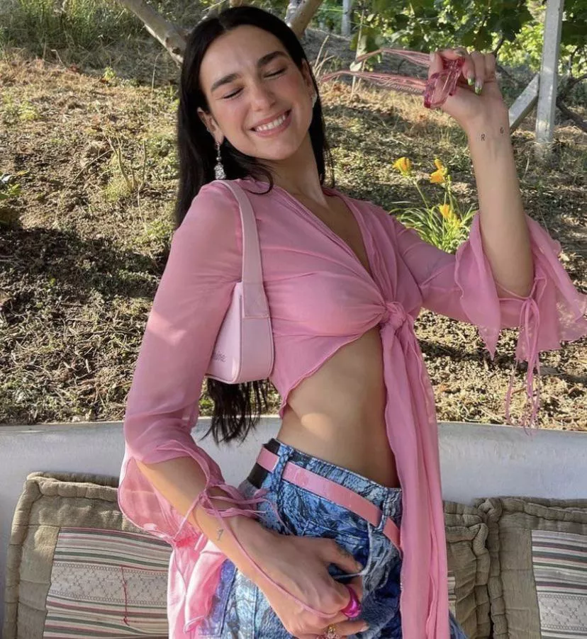 Dua is such a tease ðŸ¤¤ posted by pool-noodless