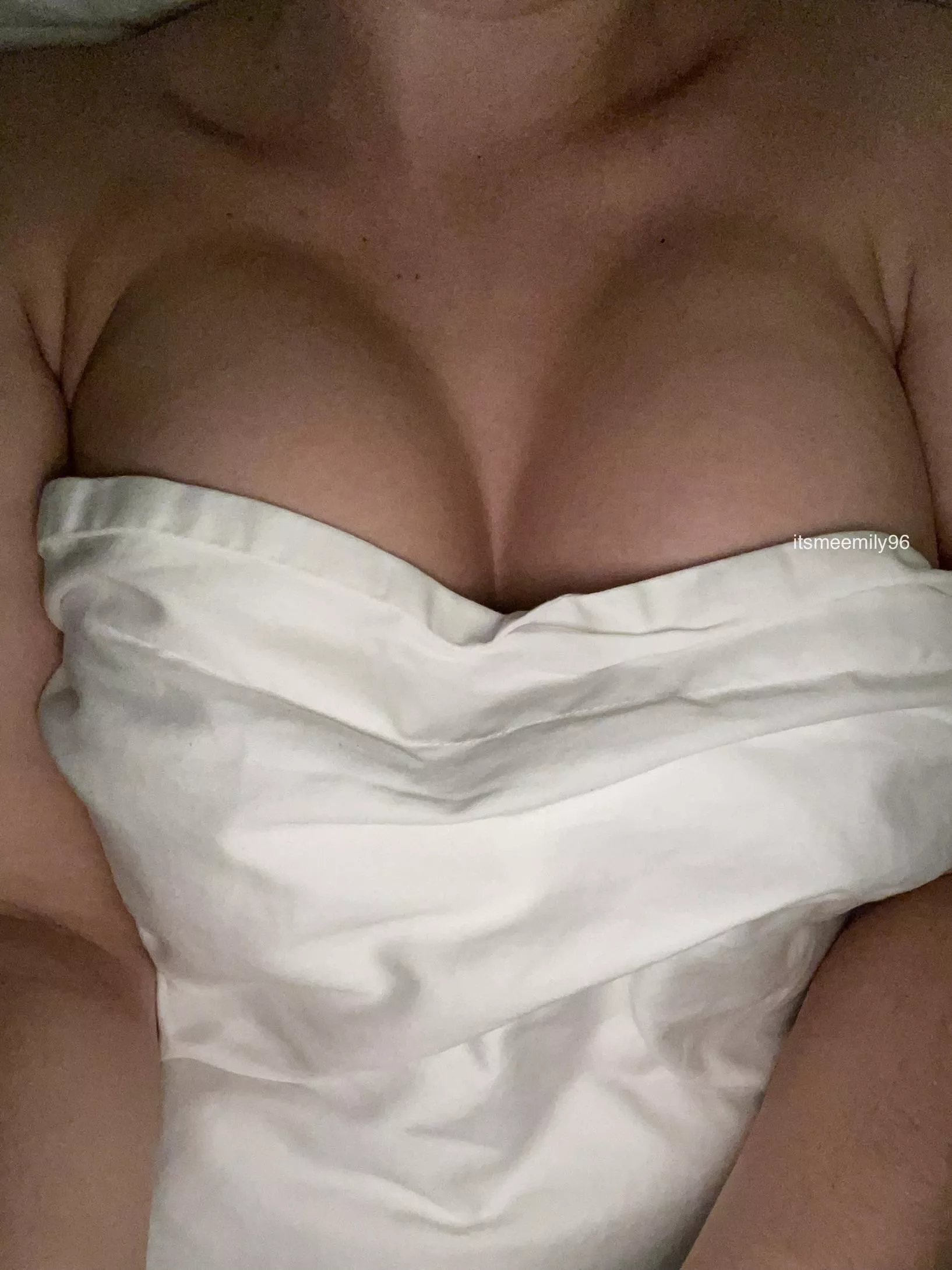 Duvet cleavage posted by itsmeemily96