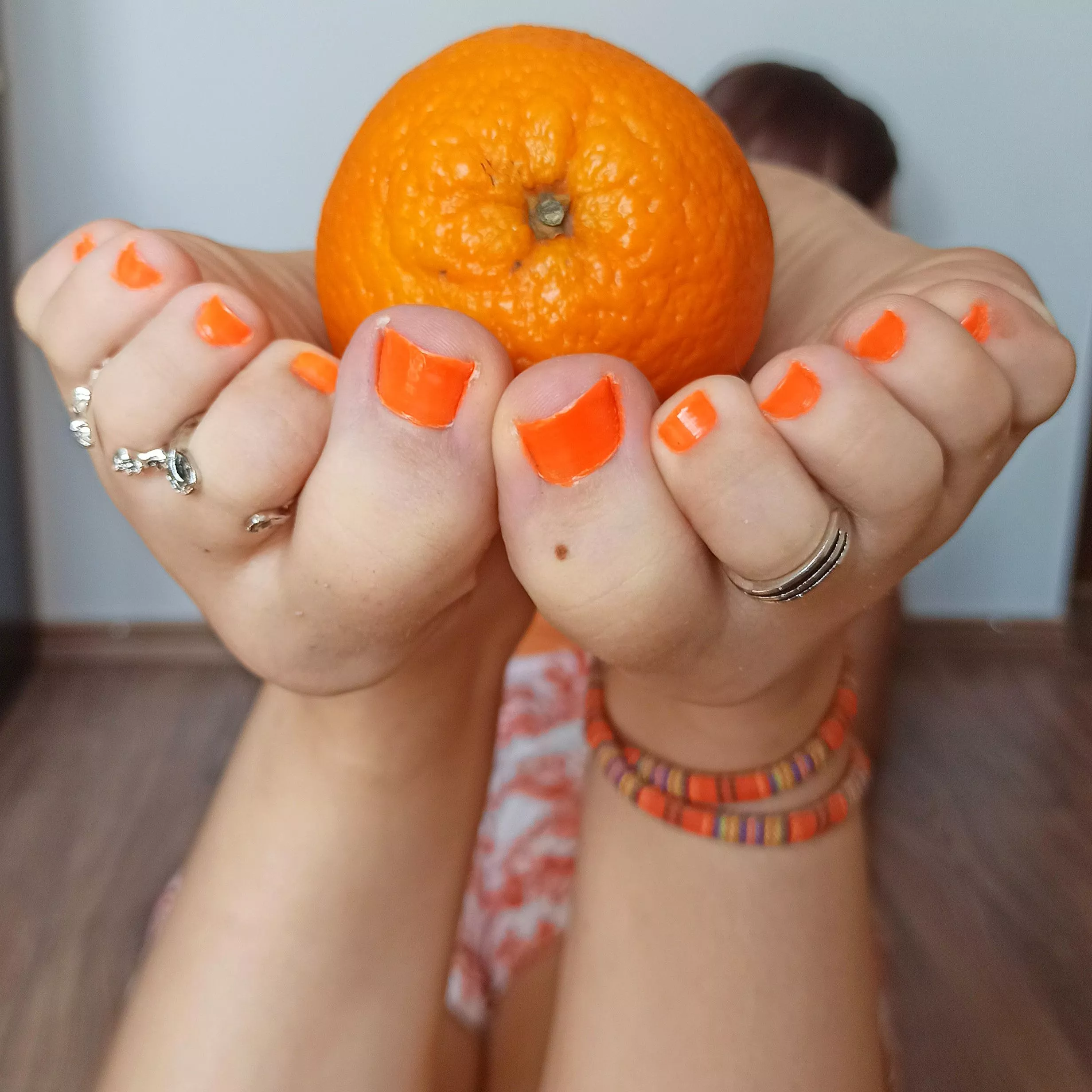 Eat from my feet. 🍊 posted by MaryJunefeet