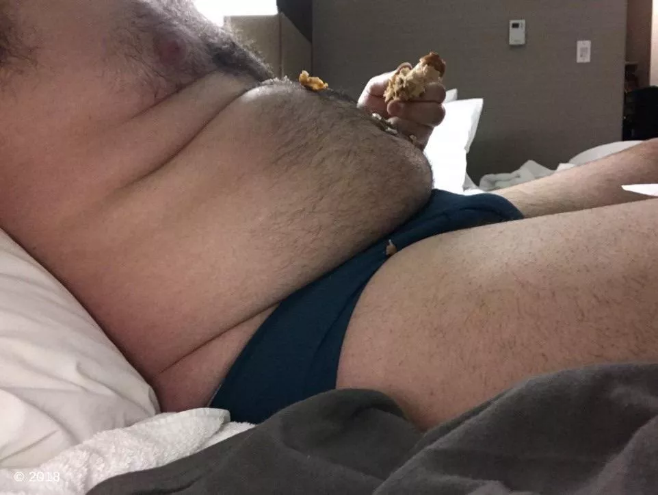 Eating does a belly good. Dms open posted by expatgainer