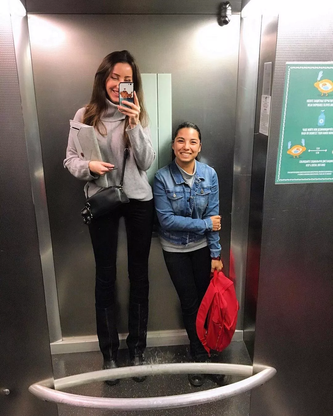 Elevator selfie posted by big_cedric