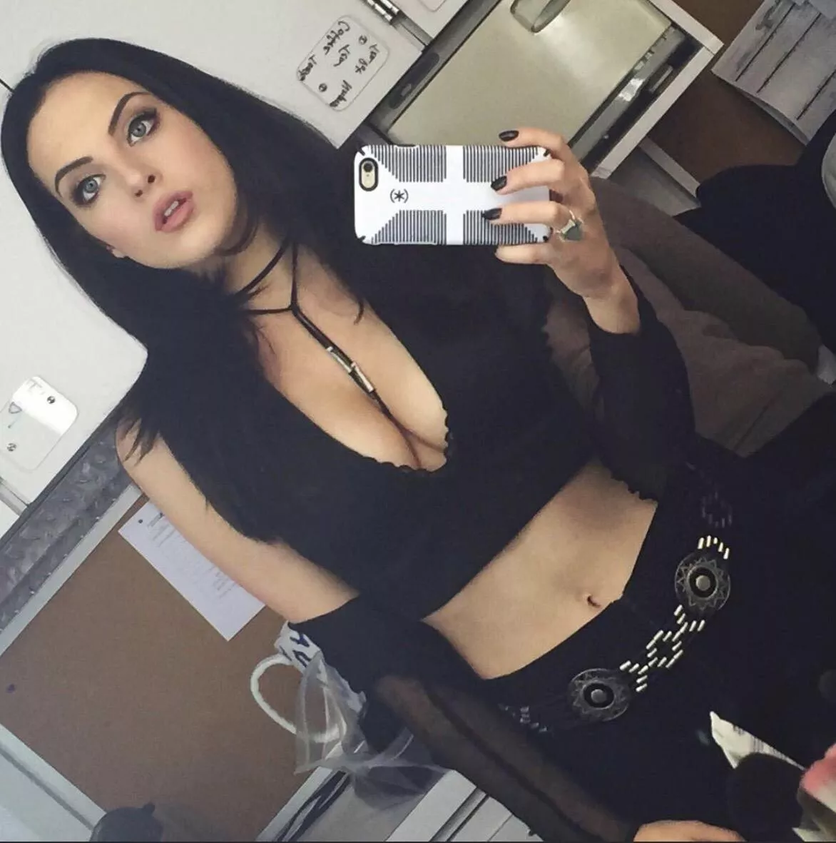 Elizabeth Gillies posted by LordsofGastone