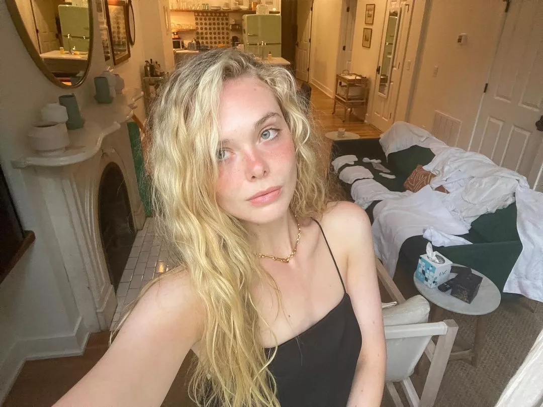 Elle Fanning posted by GlamMetalLion