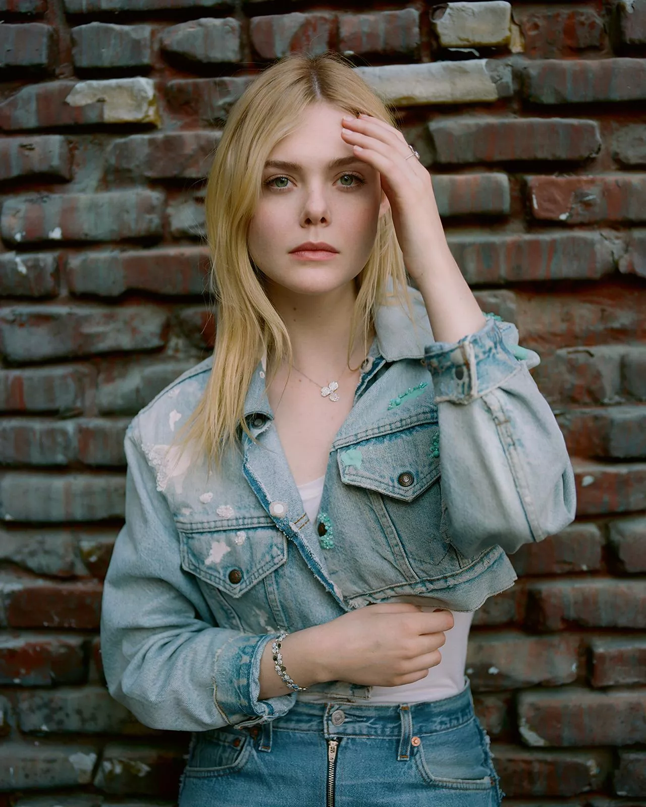 Elle Fanning posted by sagar9175