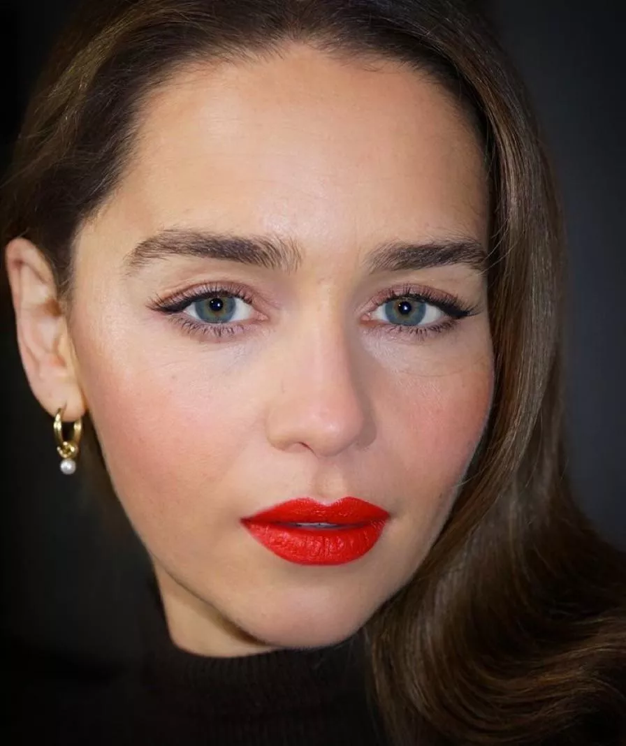 Emilia Clarke posted by James007BondUK