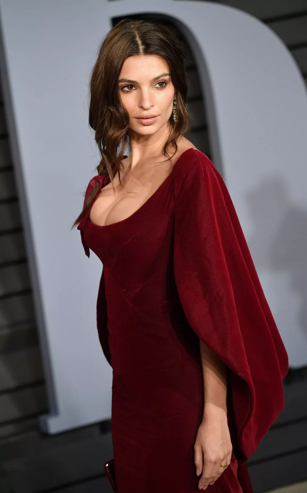 Emily Ratajkowski at Vanity Fair Oscar Party [2018] posted by SultrySweeney