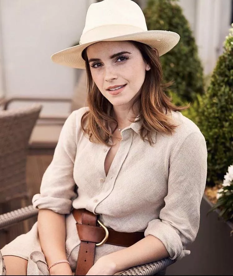 Emma Watson posted by Misery_Forever