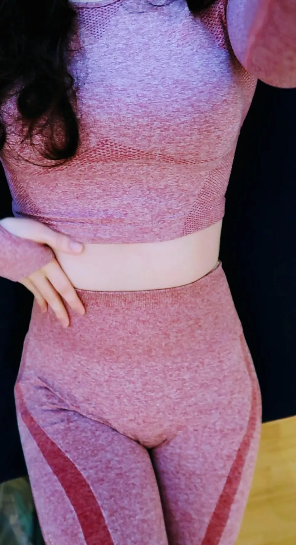 Even in my workout outfit, I always feel so amazingly comfy! ♥️ posted by catlikeswateragain