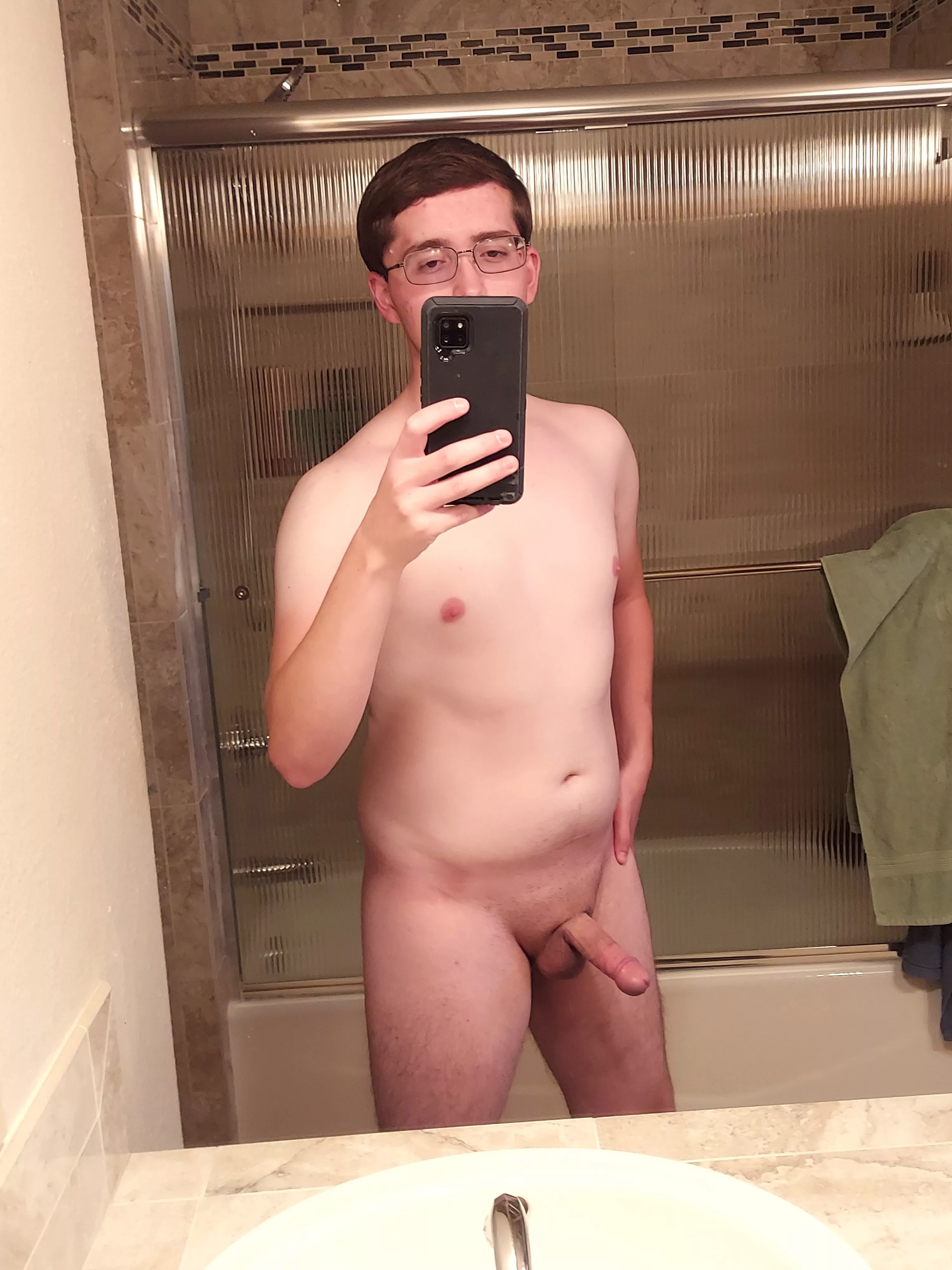 Evening mirror selfie posted by Vask288