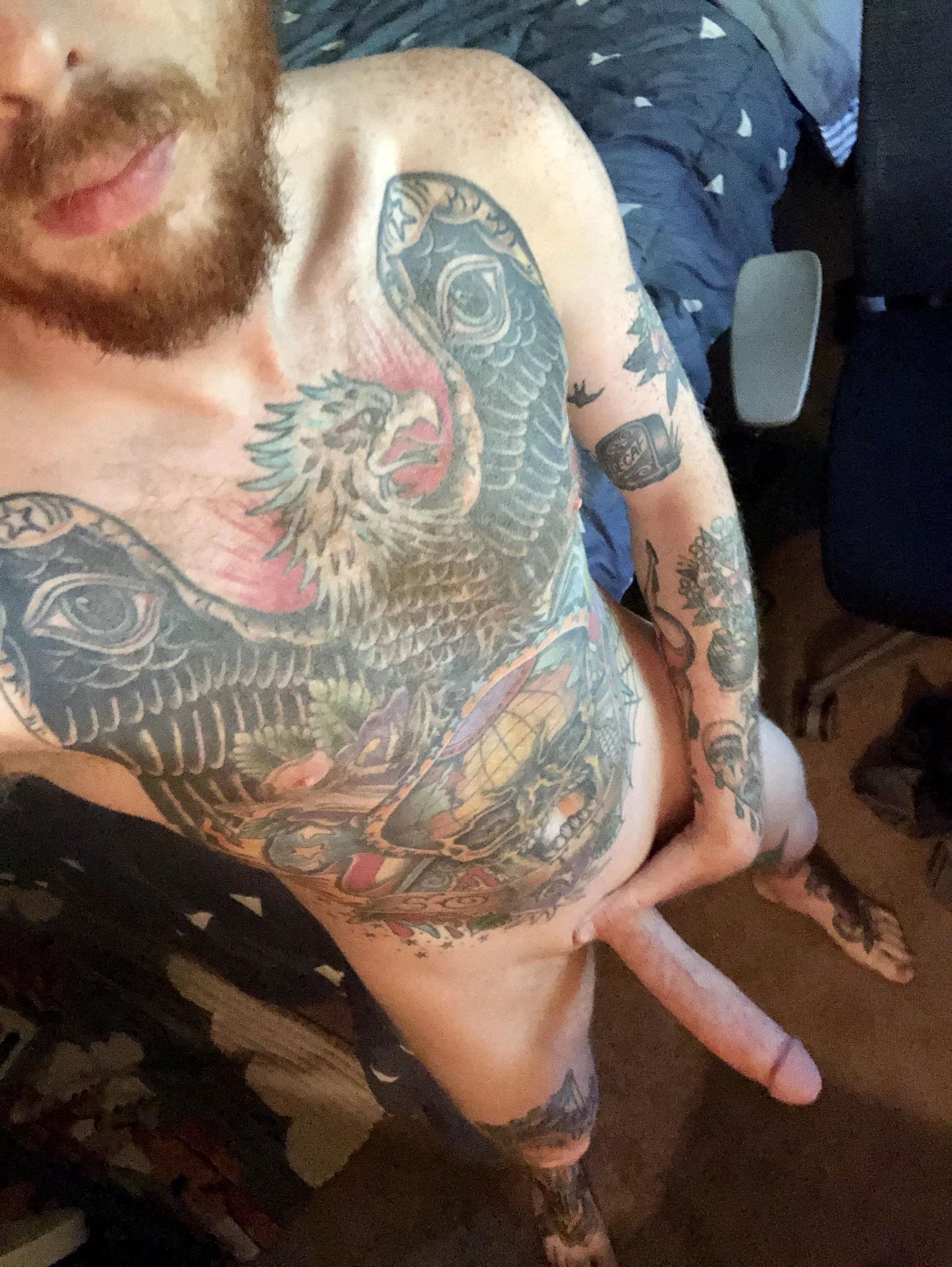 Ever been fucked backstage by a touring musician? 😈 [M, 30] posted by 9inchesofdoom