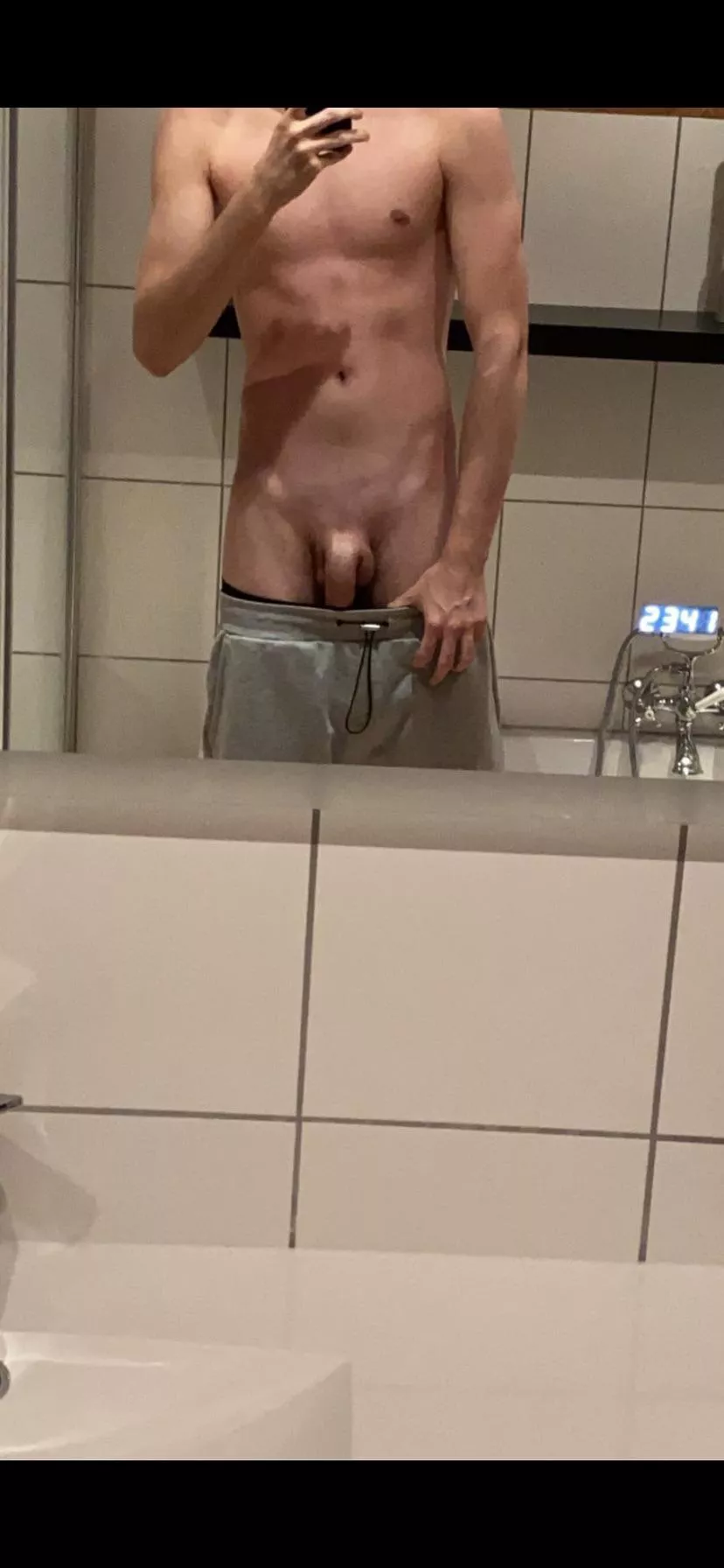 Every ⬆️ gets a free nude🤭 Im 18 posted by maxmeier1208