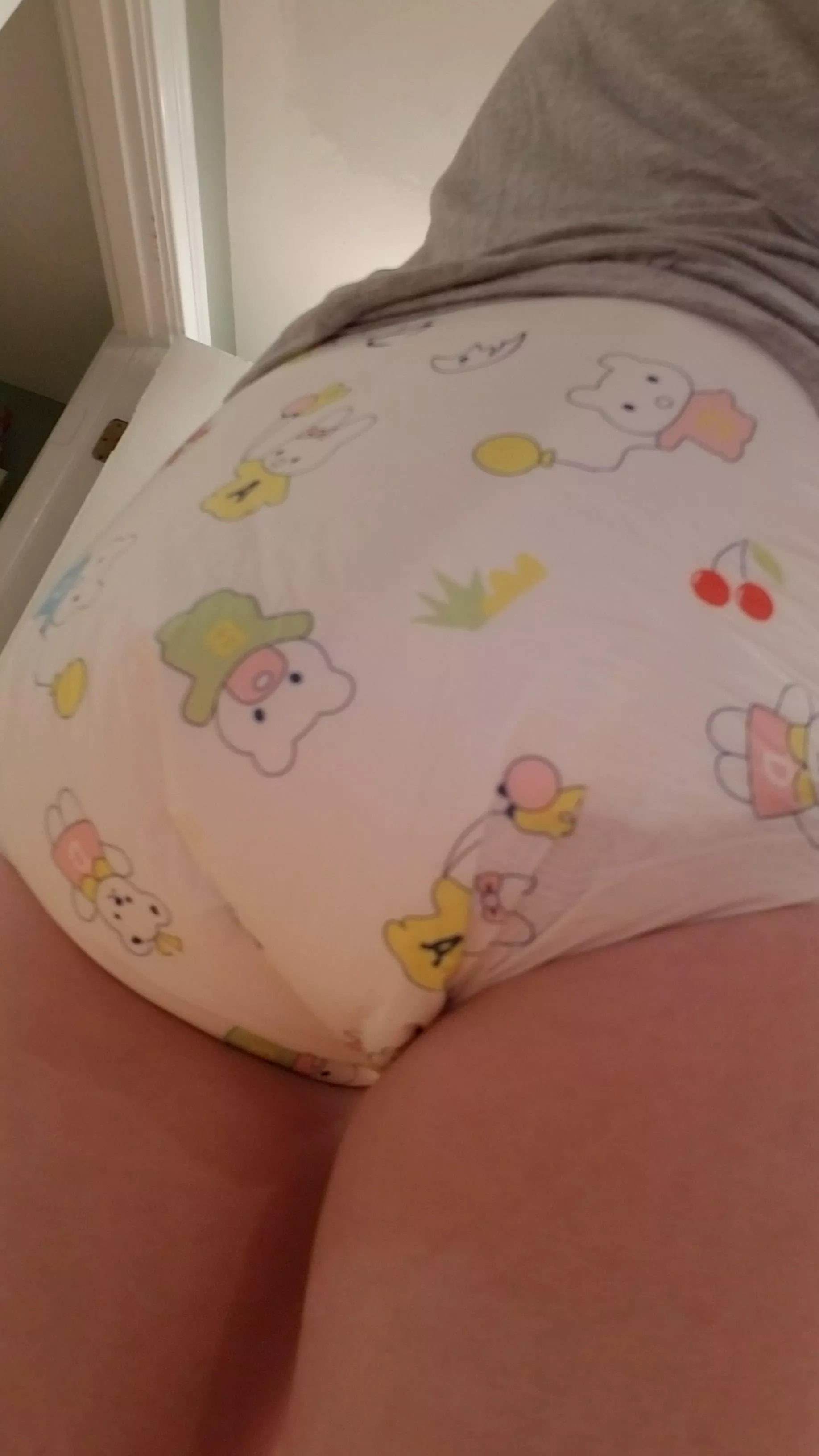 Everyone is showing their bum,.. I wanna show mine too!! .. Cute?? Maybe jus a lil?? posted by Baby_Girl_Mia