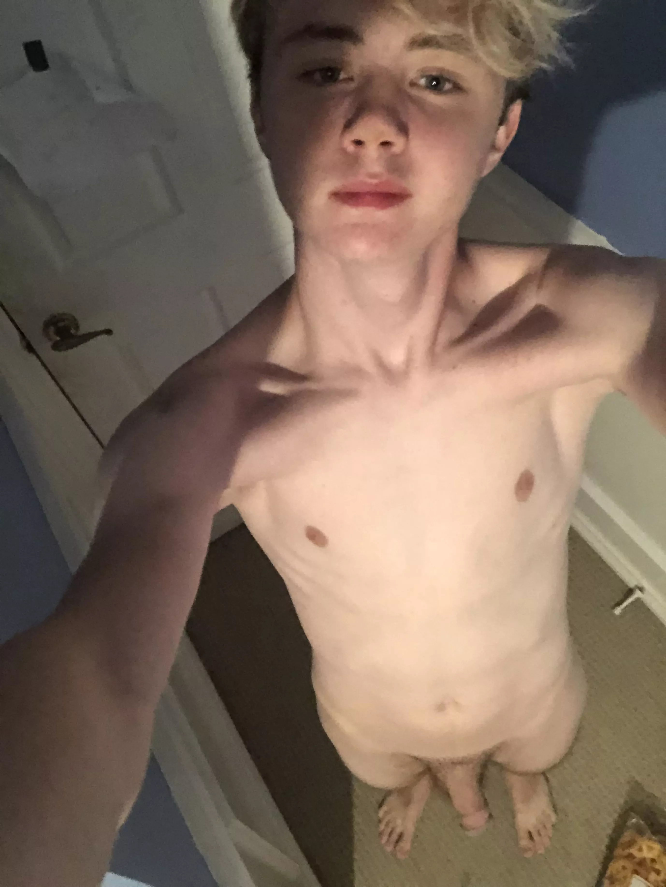 Everyone loves a cute twink posted by Start-Upset