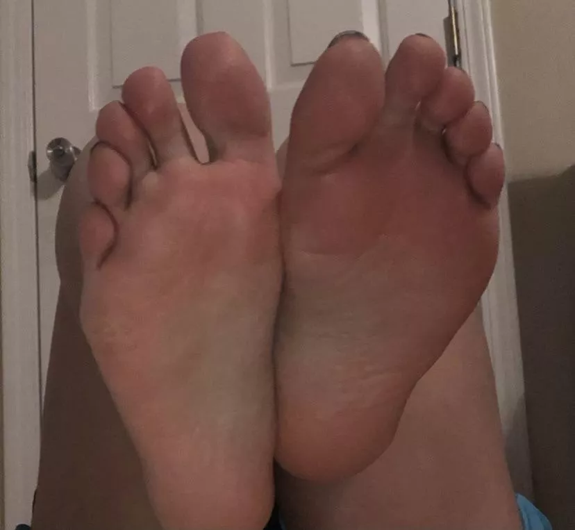 Extra tired feet after a morning workout 😓 posted by Ivys_Feet