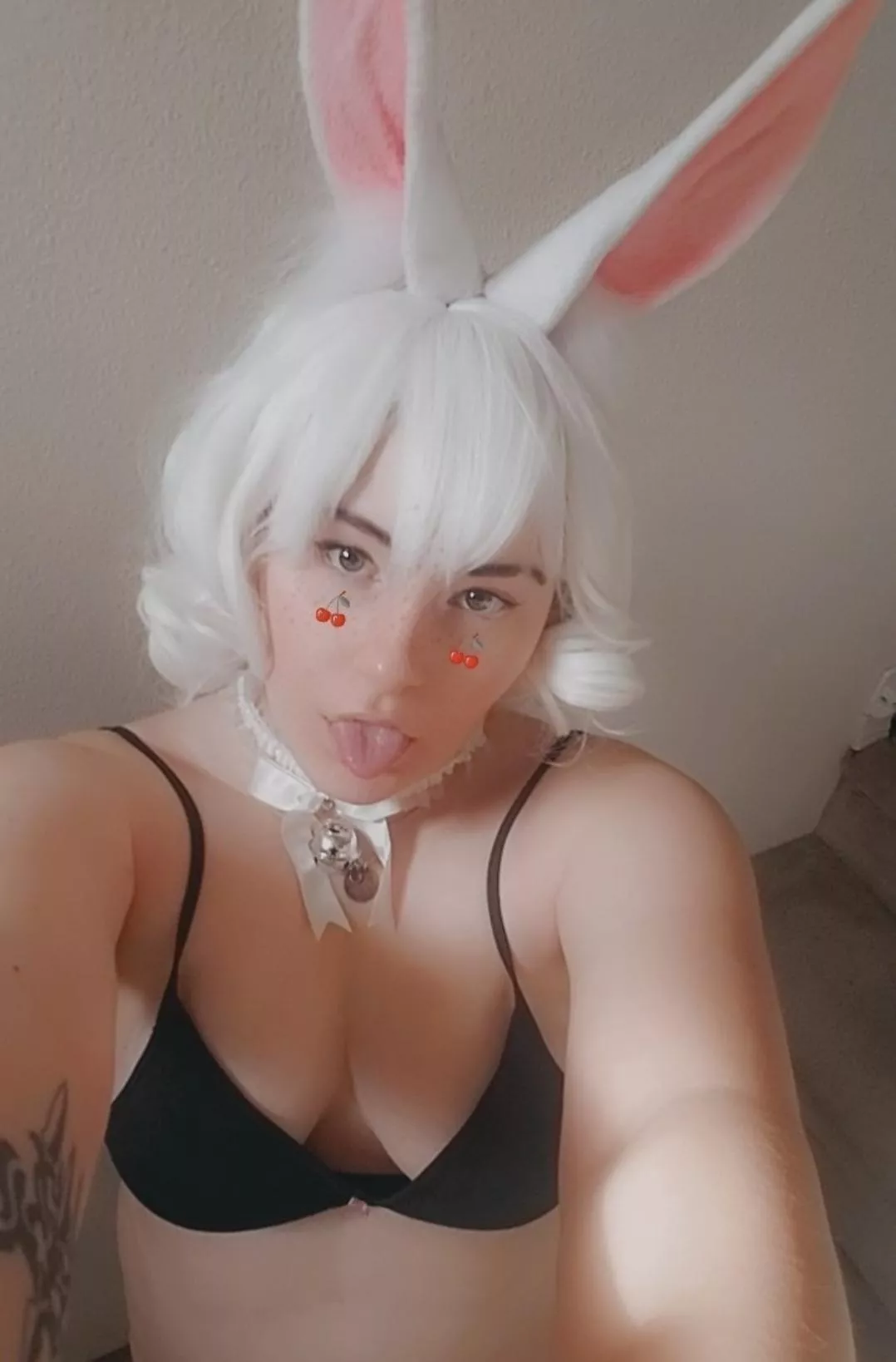 (F 19) bunny girl 🐰🤍🖤 posted by rainbowstorm130