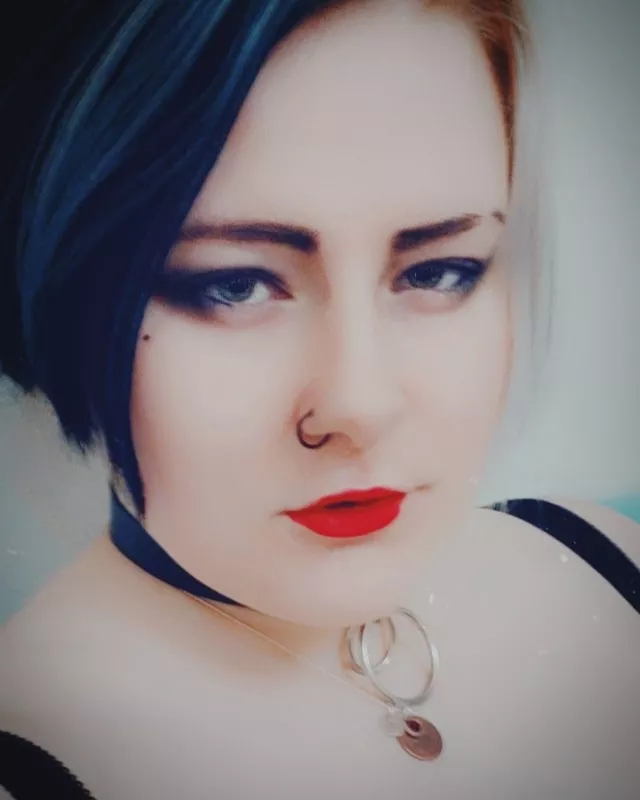 (F 19) cruella inspired look! ðŸ–¤ðŸ¤ posted by rainbowstorm130