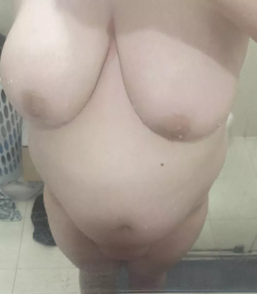 [F] 21, 90kg, 5’2 here’s a pic after my shower. posted by PussyOcock